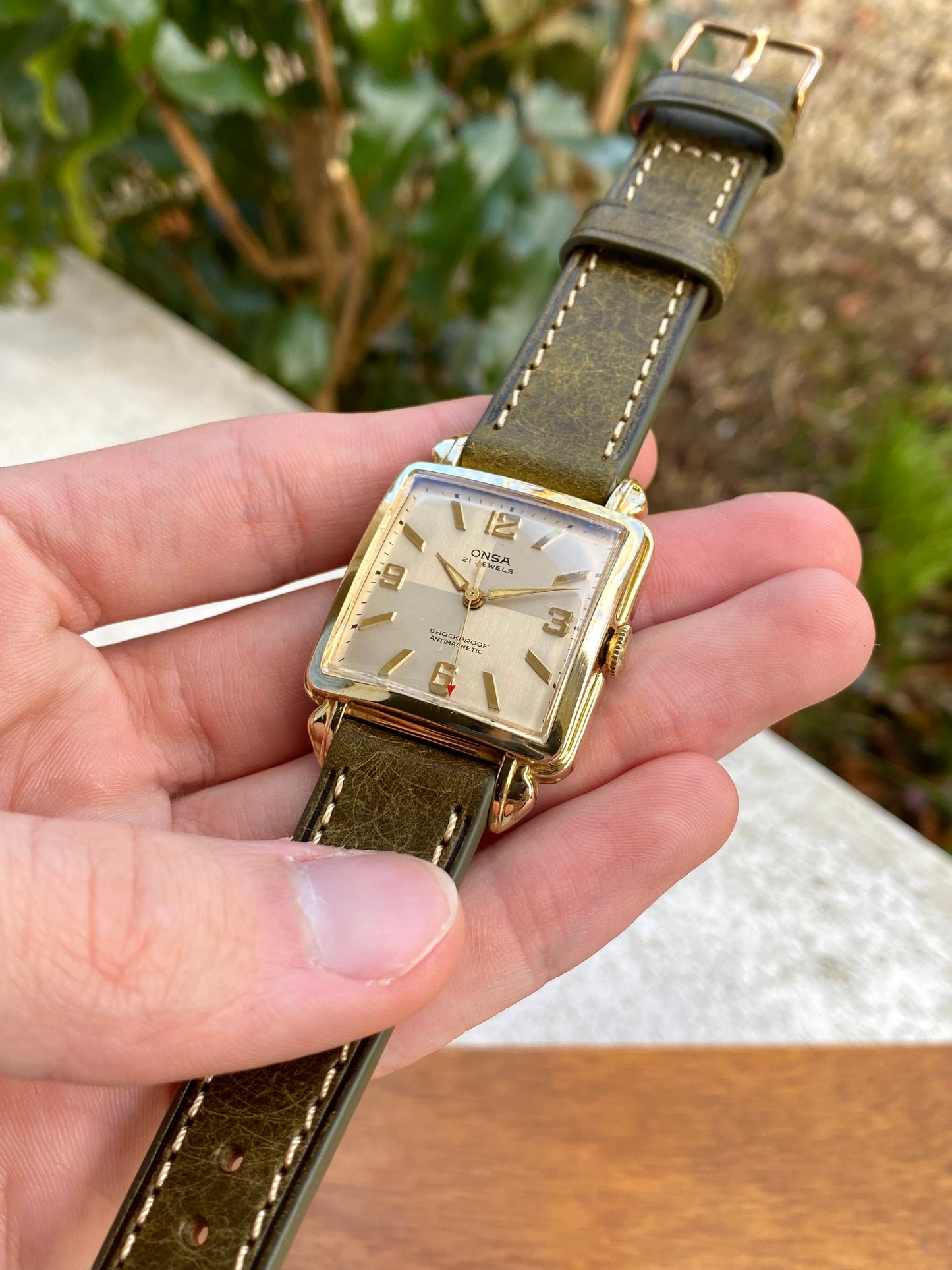 Onsa Swiss 21 Jewels Montre Vintage Carré Mécanique Plaqué Or 1960