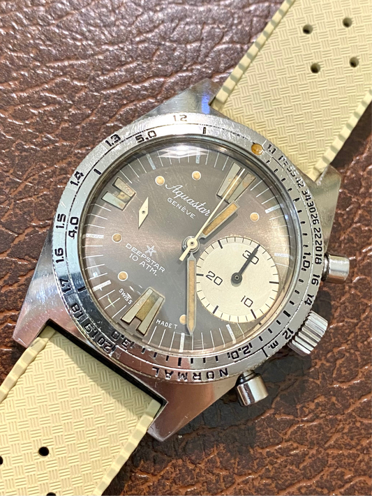 Aquastar Deepstar 10ATM Genève - Montre Vintage Chronographe Valjoux 23 Diver Big Eye - 1960