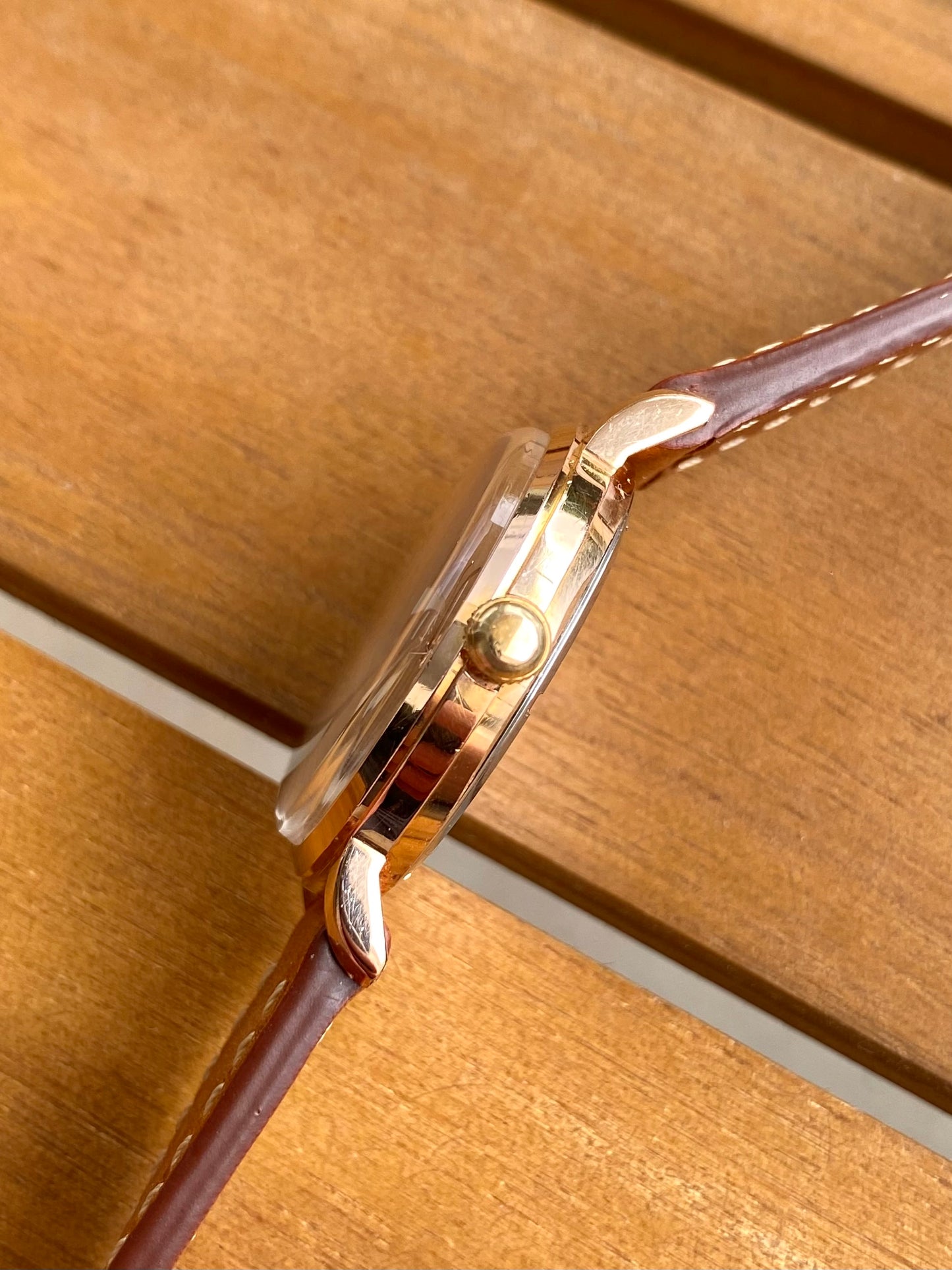 LIP R23 Montre Vintage Française Mécanique Plaqué Or 1960