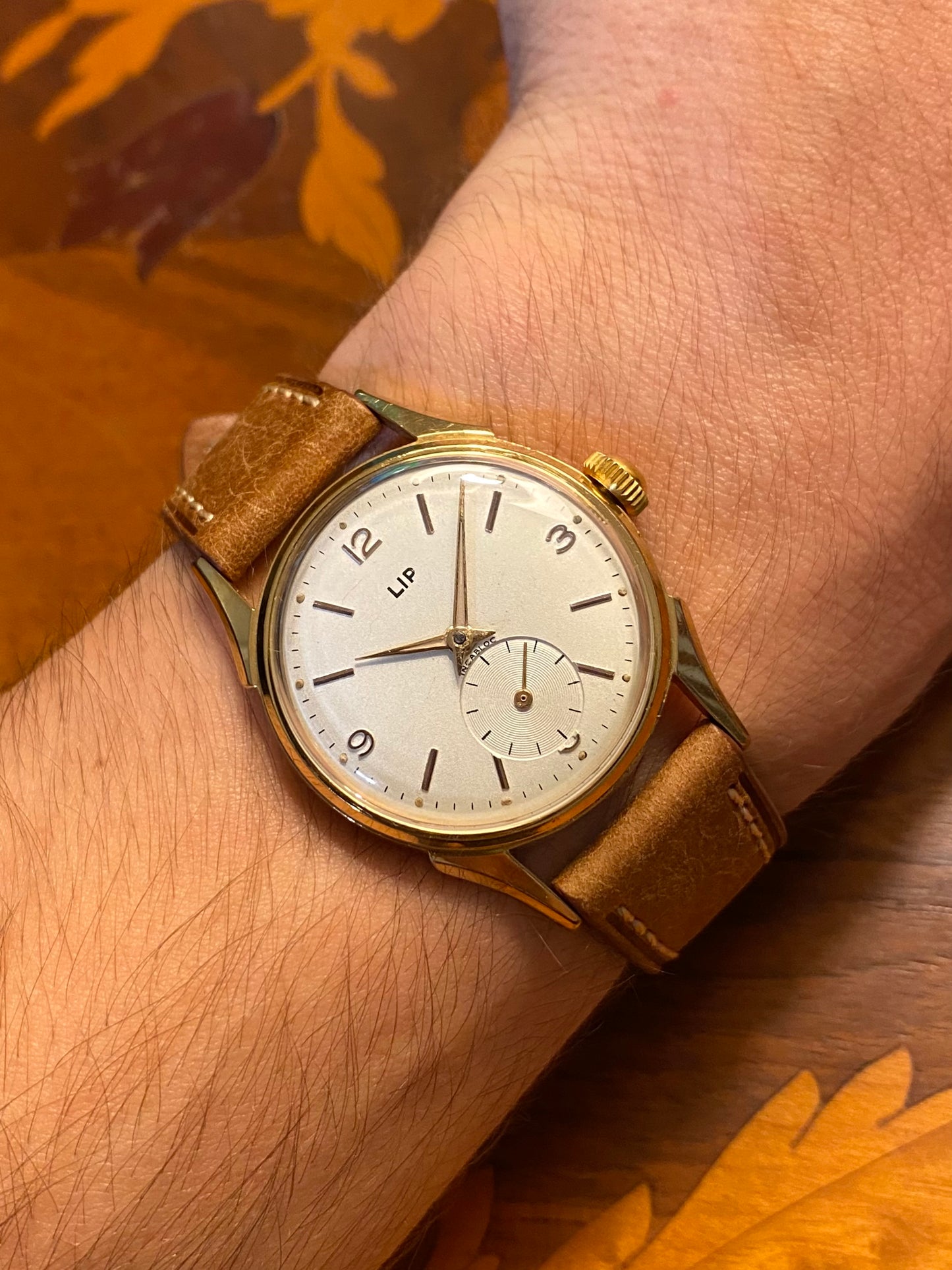 LIP R25 Montre Vintage Française Mécanique "Cornes de Vache" Plaqué Or 1960