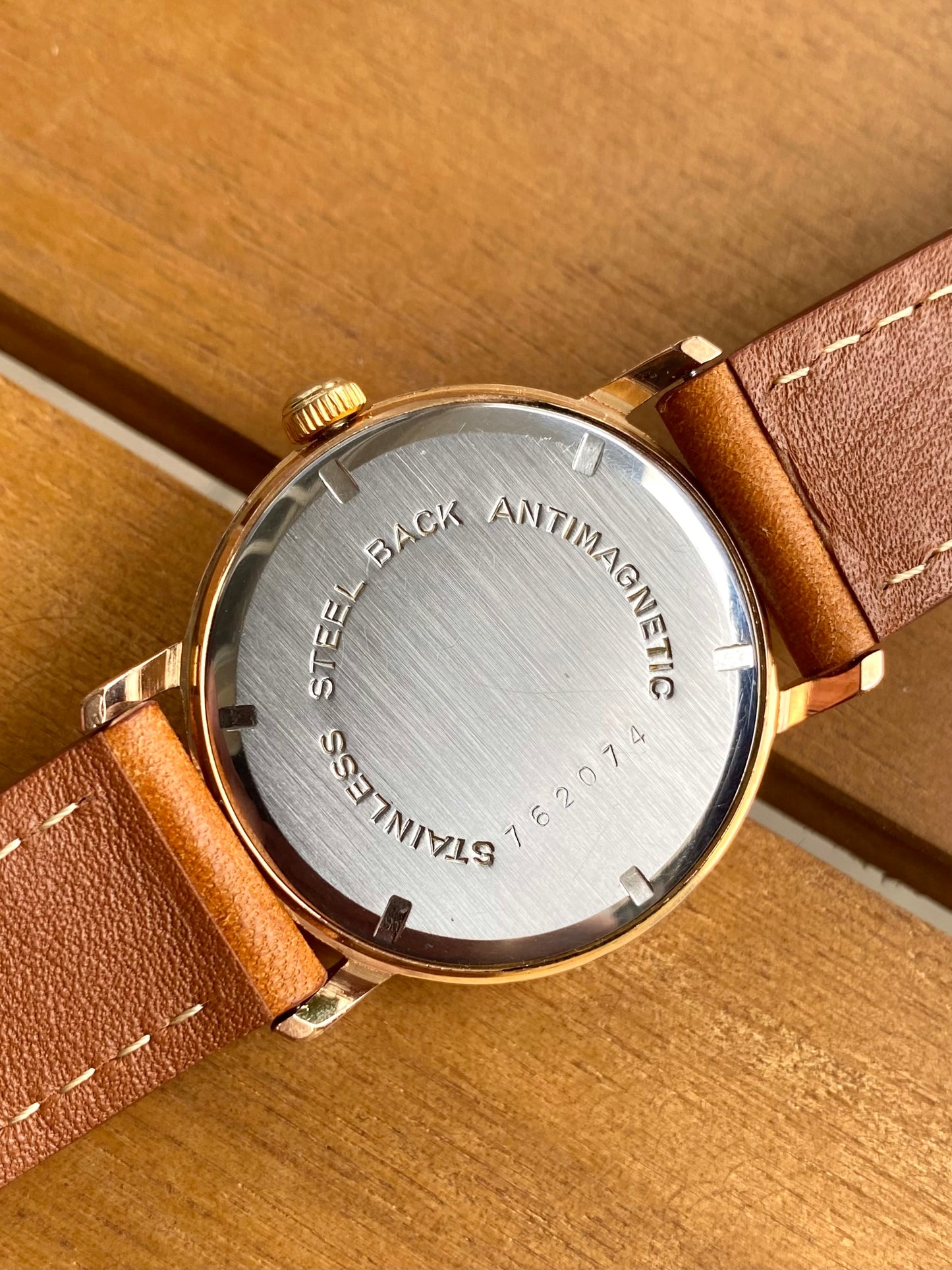 LIP R23 Montre Vintage Française Mécanique Plaqué Or 1960