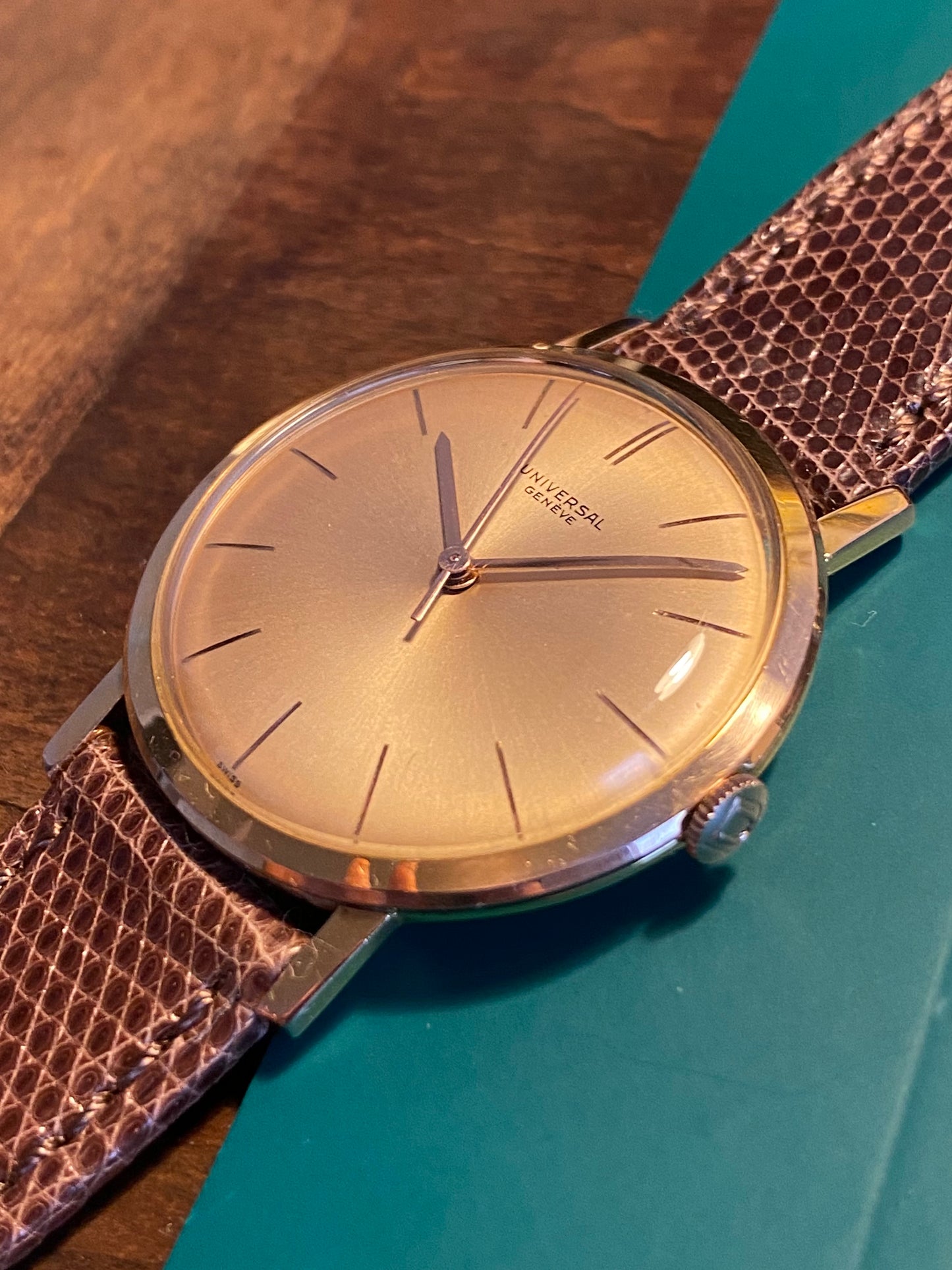 Universal Genève Montre Vintage Mécanique Plaqué Or Cal.1105 1960