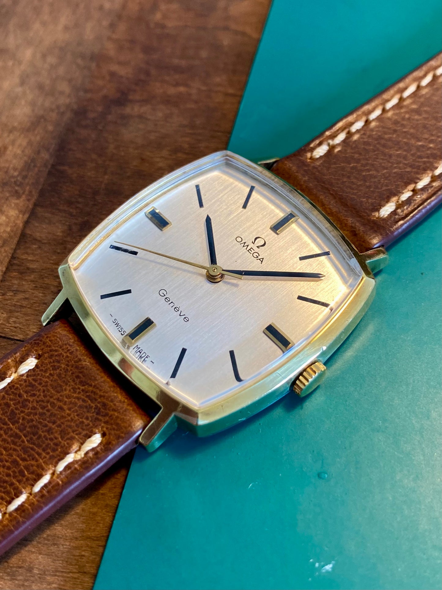 Omega Genève Carré Cal.601 Montre Vintage Mécanique Plaqué Or 1969