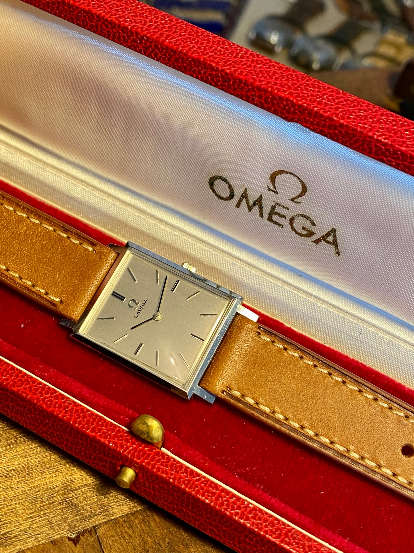 Omega Rectangle 111.057 Montre Vintage 620 Mécanique + Boîte Bracelet & Boucle Omega