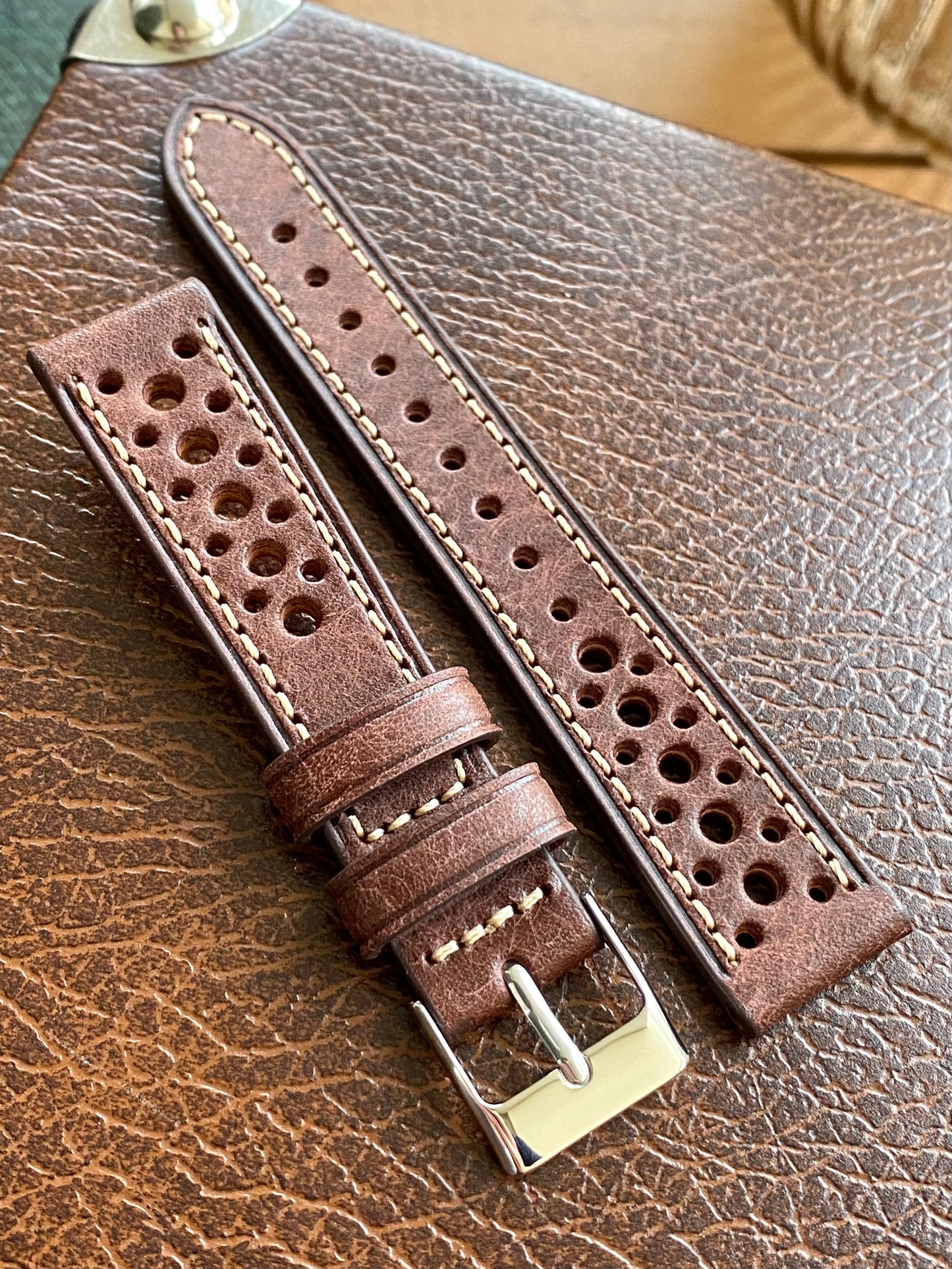 Bracelet de Montre Vintage - BORDEAUX Rallye Sport 18mm - Cuir Véritable Ajouré