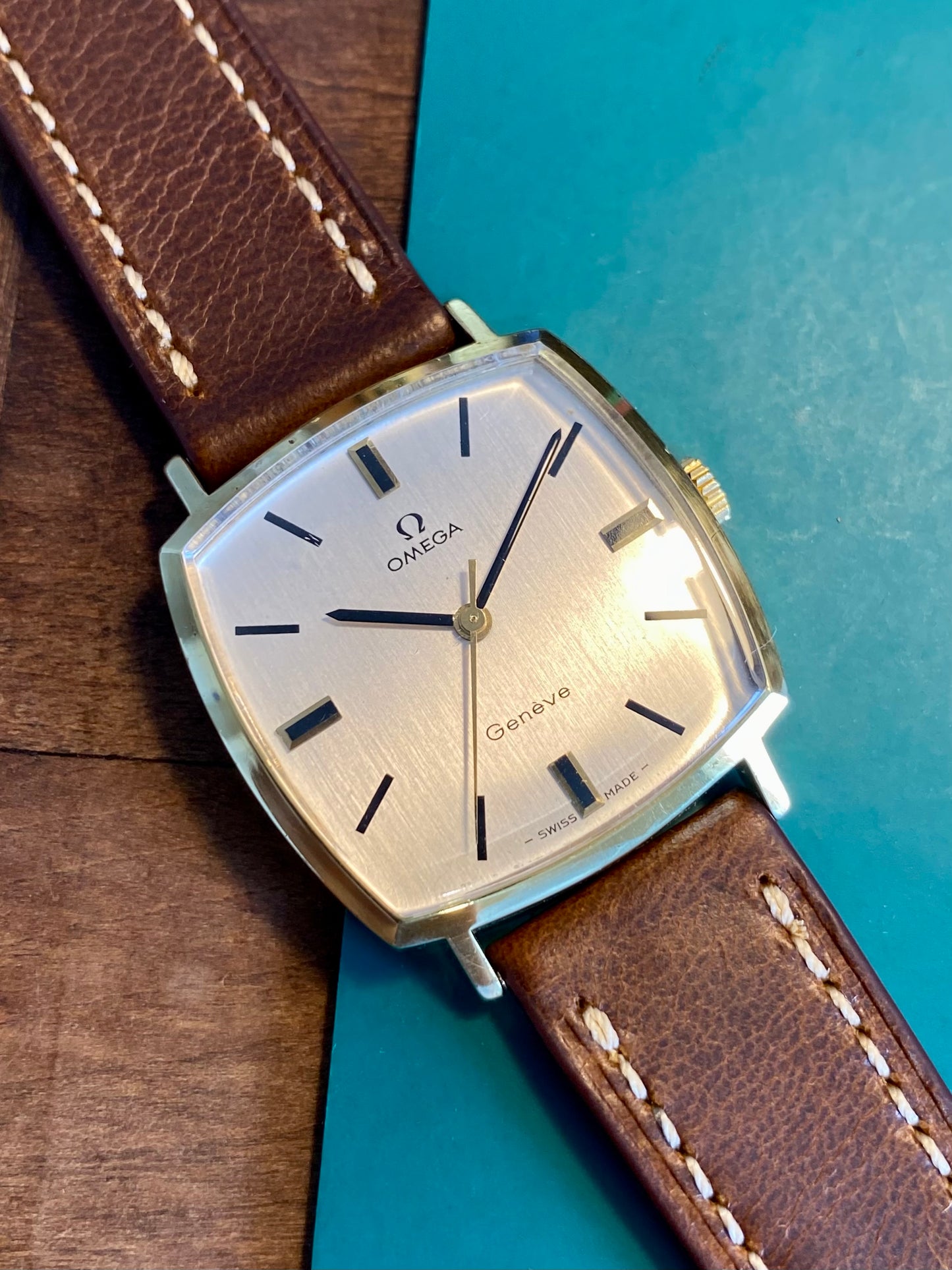 Omega Genève Carré Cal.601 Montre Vintage Mécanique Plaqué Or 1969