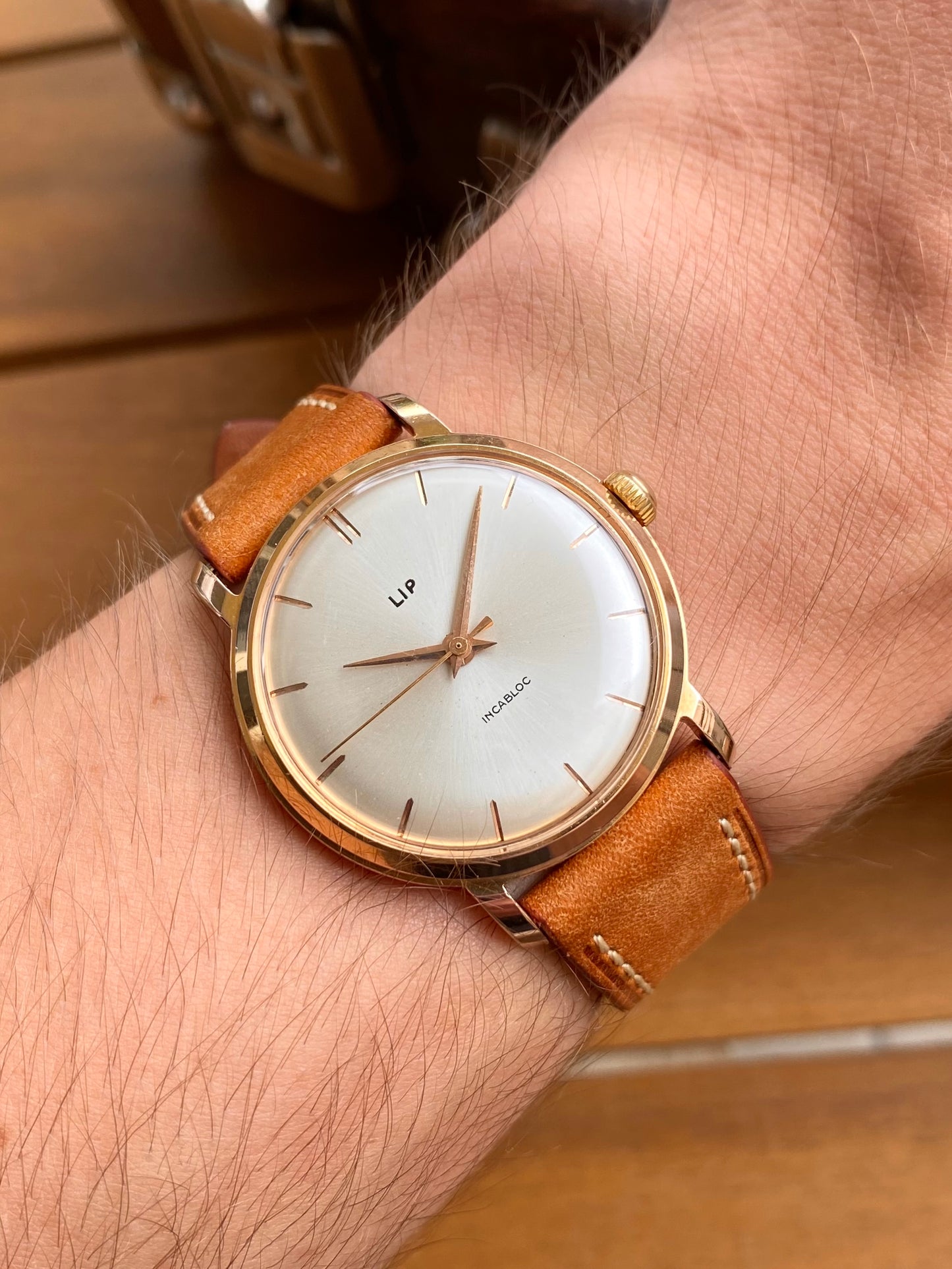 LIP R23 Montre Vintage Française Mécanique Plaqué Or 1960