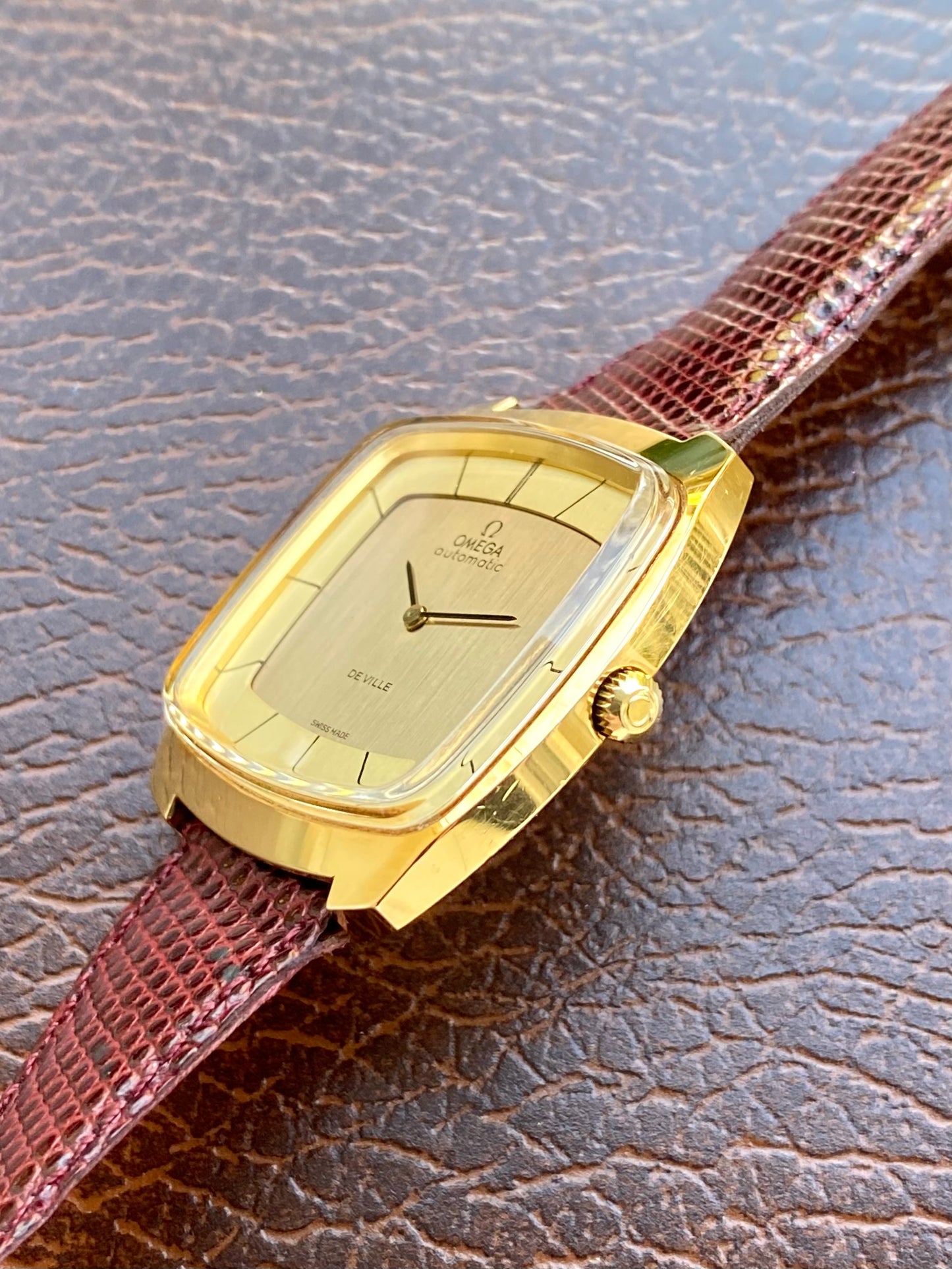 Omega DeVille Automatic "TV" 151.0051 Montre Vintage Mécanique Cal.711 Plaqué Or 1973