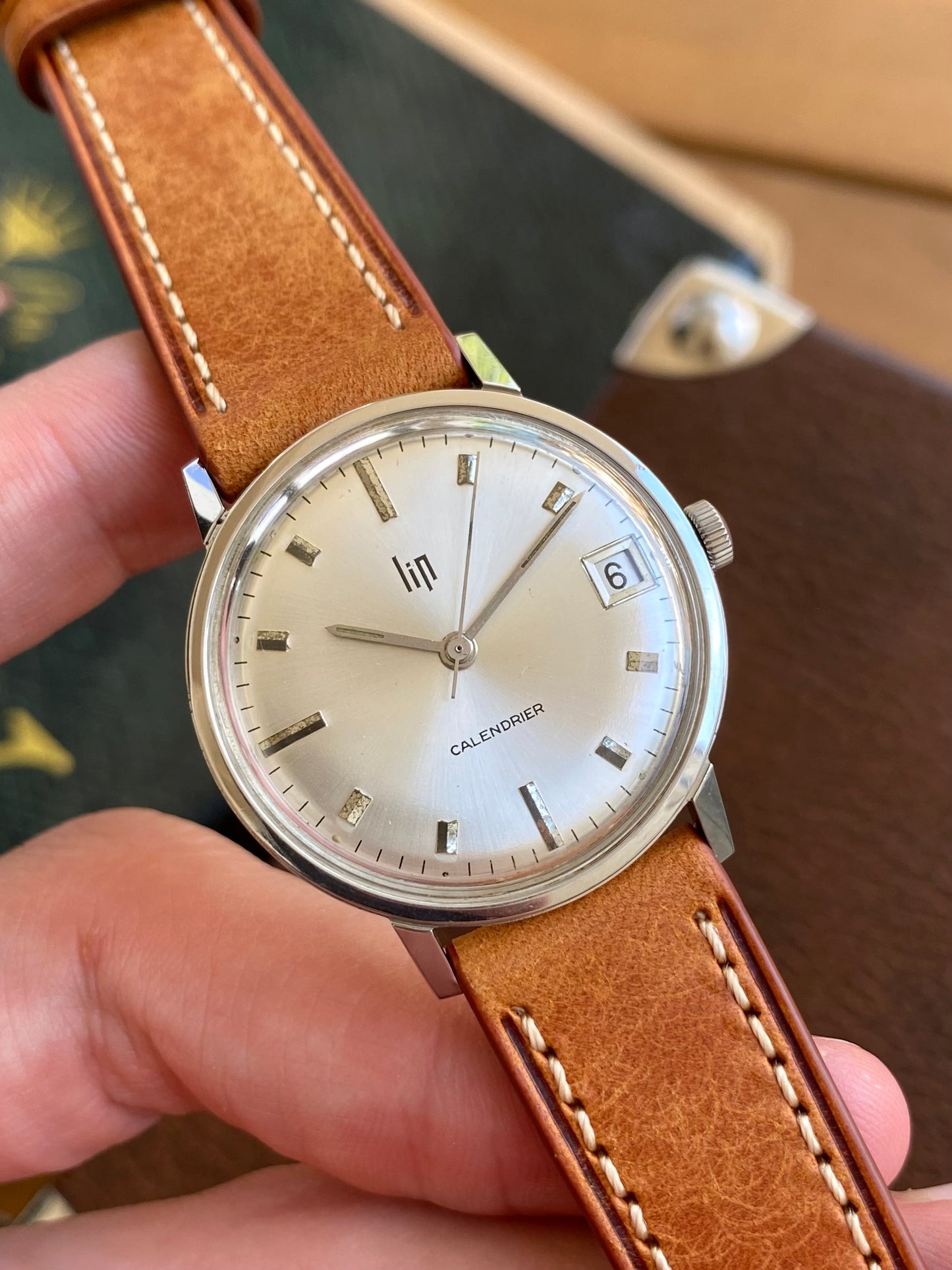 LIP Calendrier R136F Montre Vintage Mécanique France - Boîtier Monobloc 1960