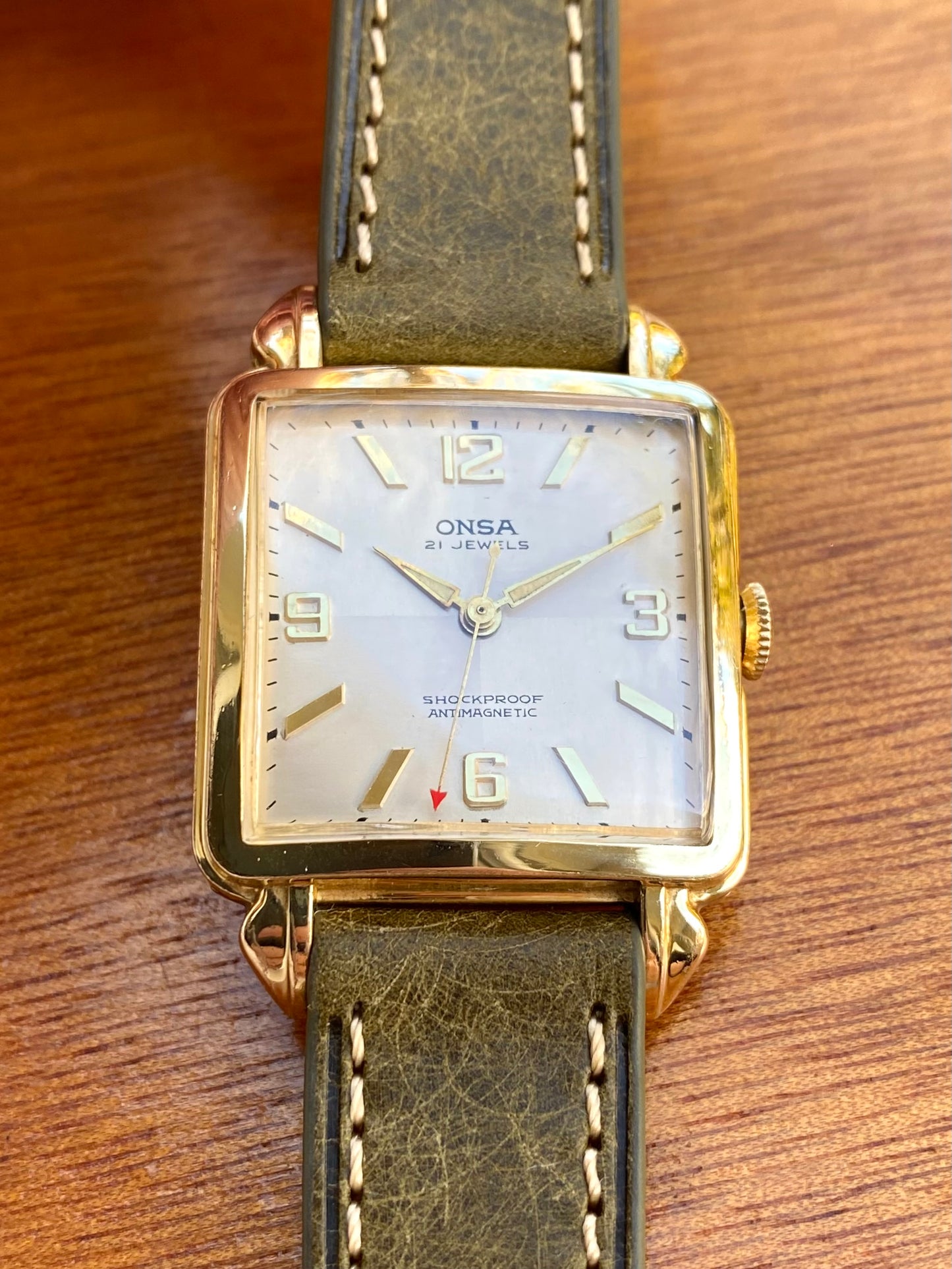 Onsa Swiss 21 Jewels Montre Vintage Carré Mécanique Plaqué Or 1960