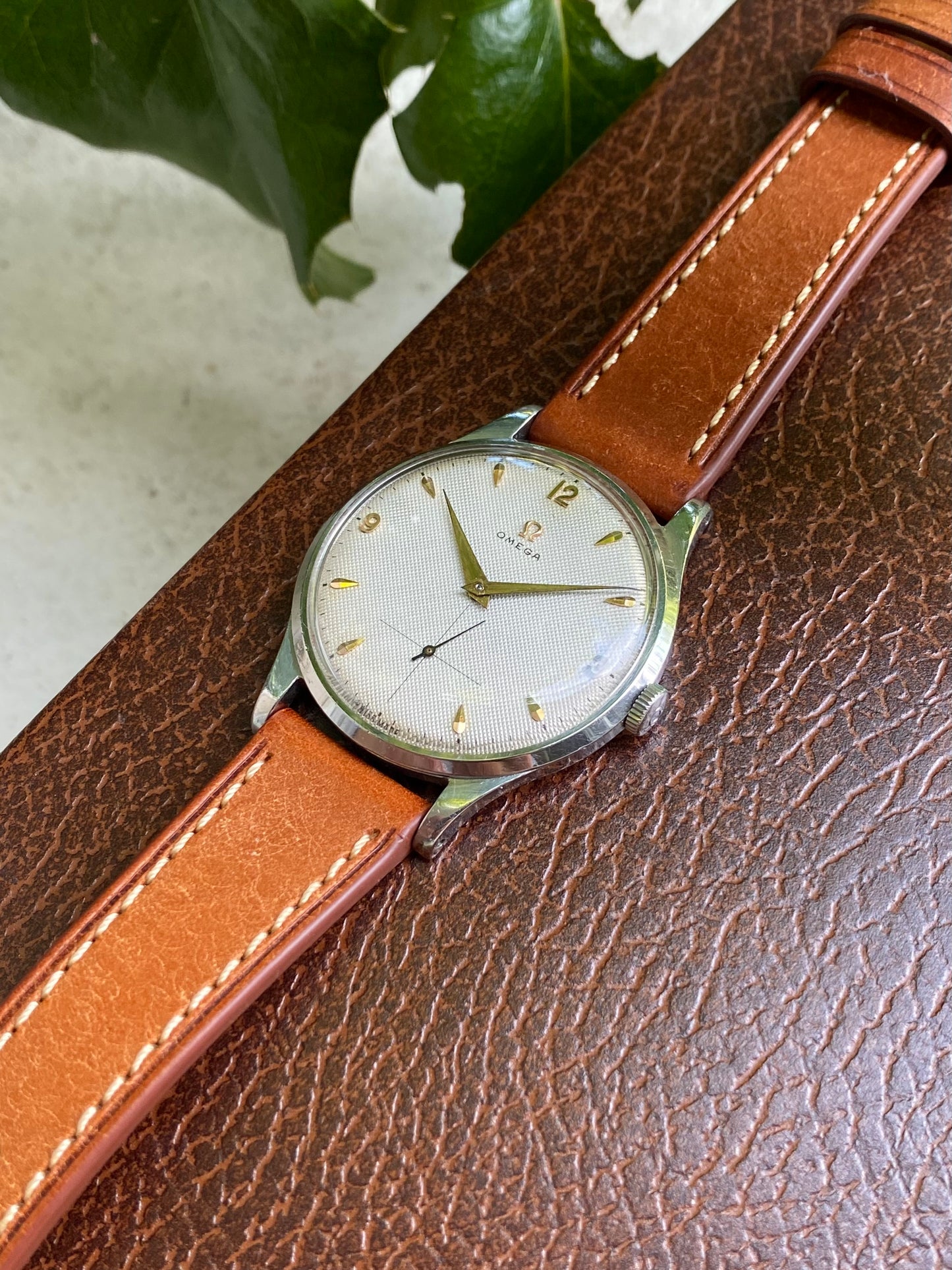 Omega Jumbo 37,8mm Cadran Nid d’Abeille "Honey Comb" Montre Vintage Mécanique Cal.265 Réf.2609-7 - 1951