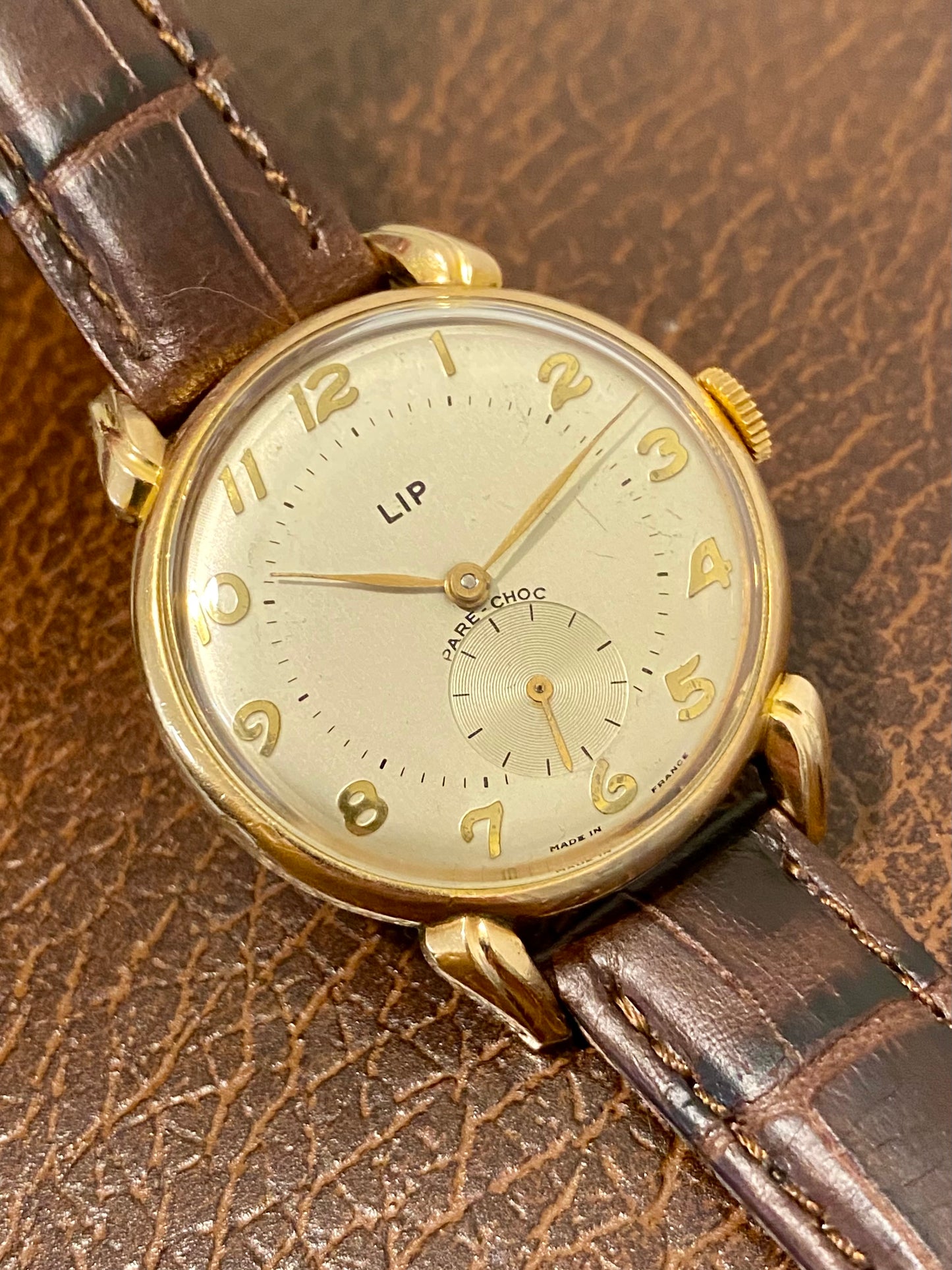 LIP R25 Plaqué Or « Cornes de Vache » Montre Vintage mécanique 1950