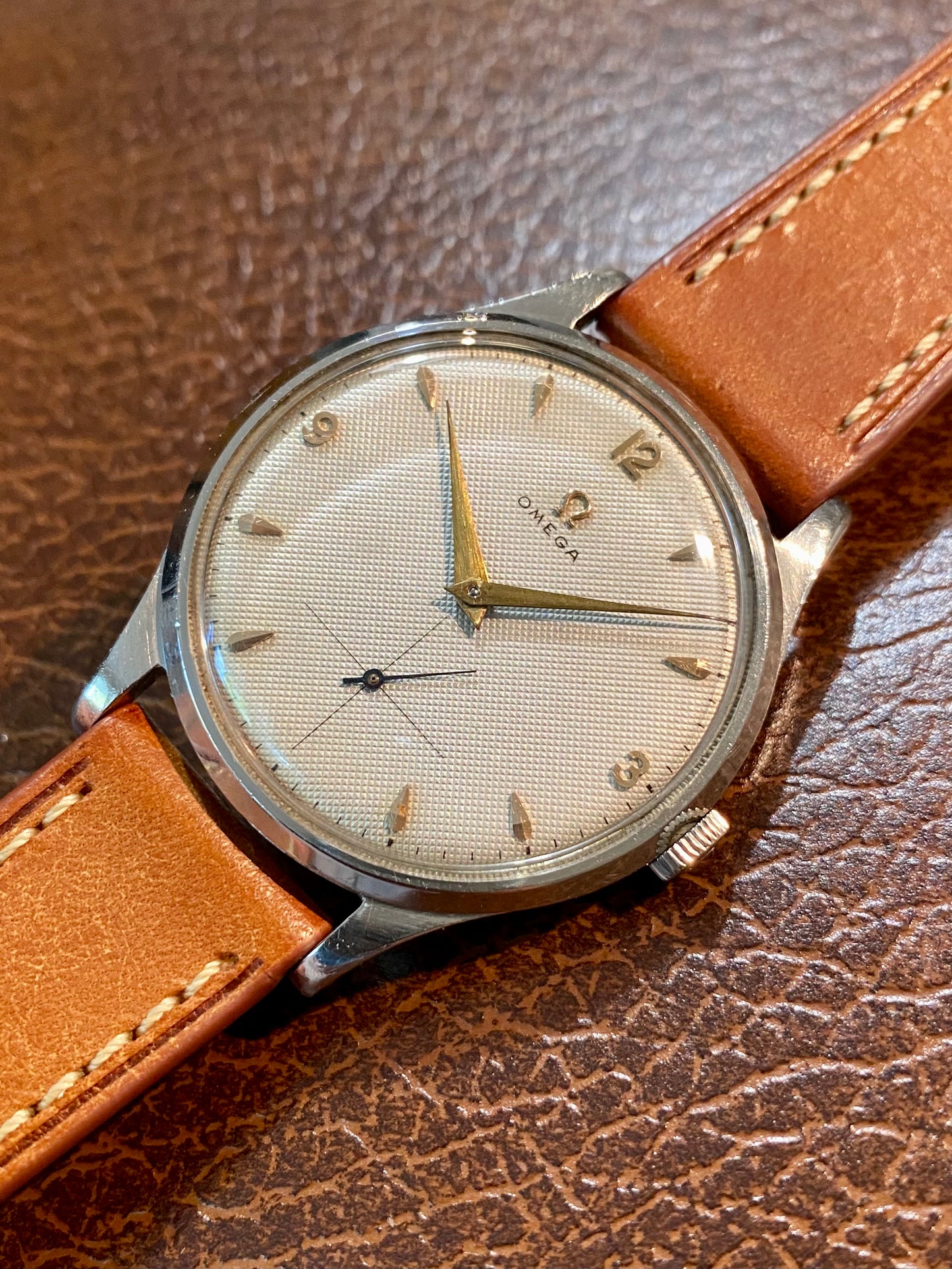 Omega Jumbo 37,8mm Cadran Nid d’Abeille "Honey Comb" Montre Vintage Mécanique Cal.265 Réf.2609-7 - 1951