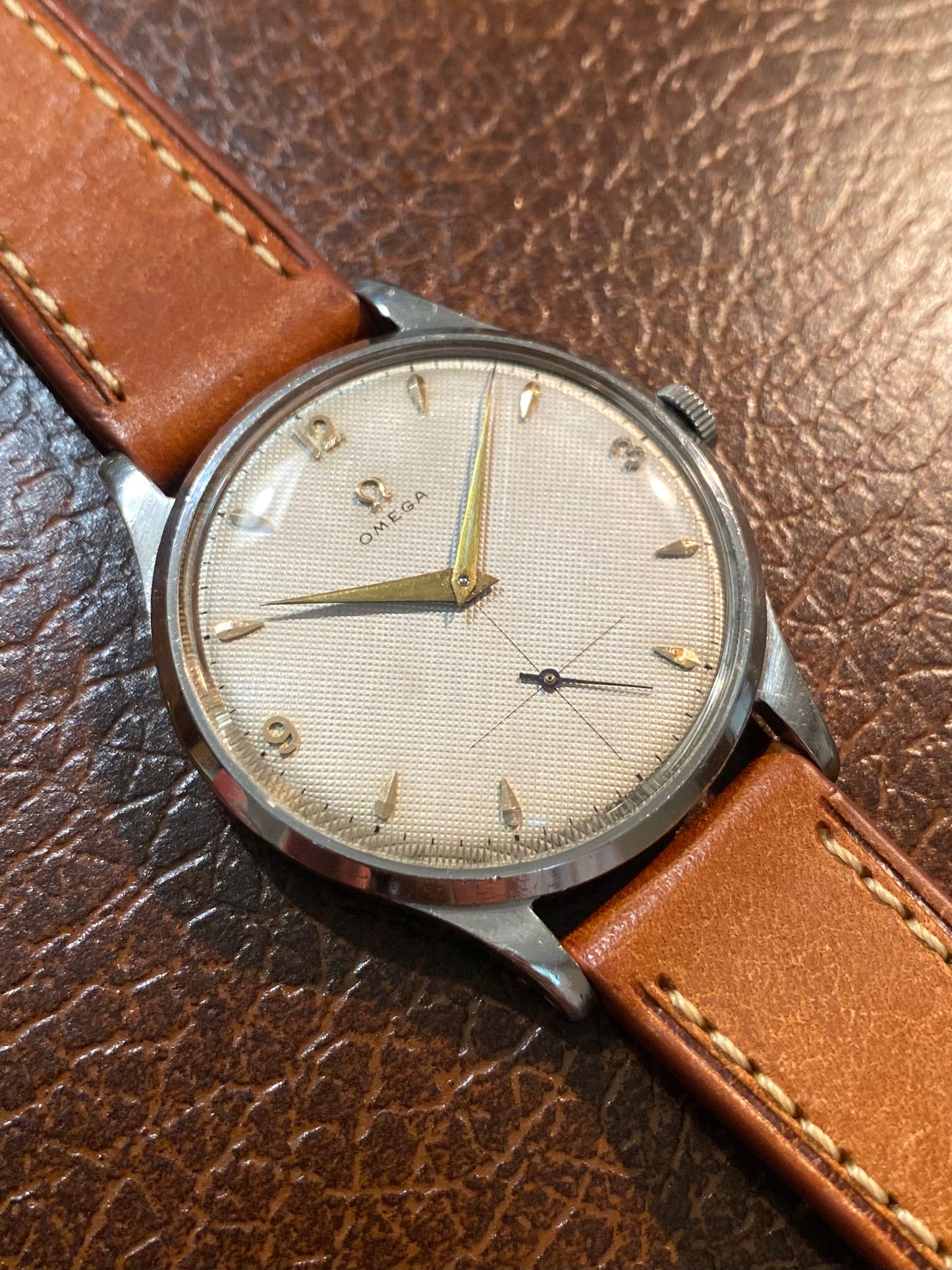 Omega Jumbo 37,8mm Cadran Nid d’Abeille "Honey Comb" Montre Vintage Mécanique Cal.265 Réf.2609-7 - 1951