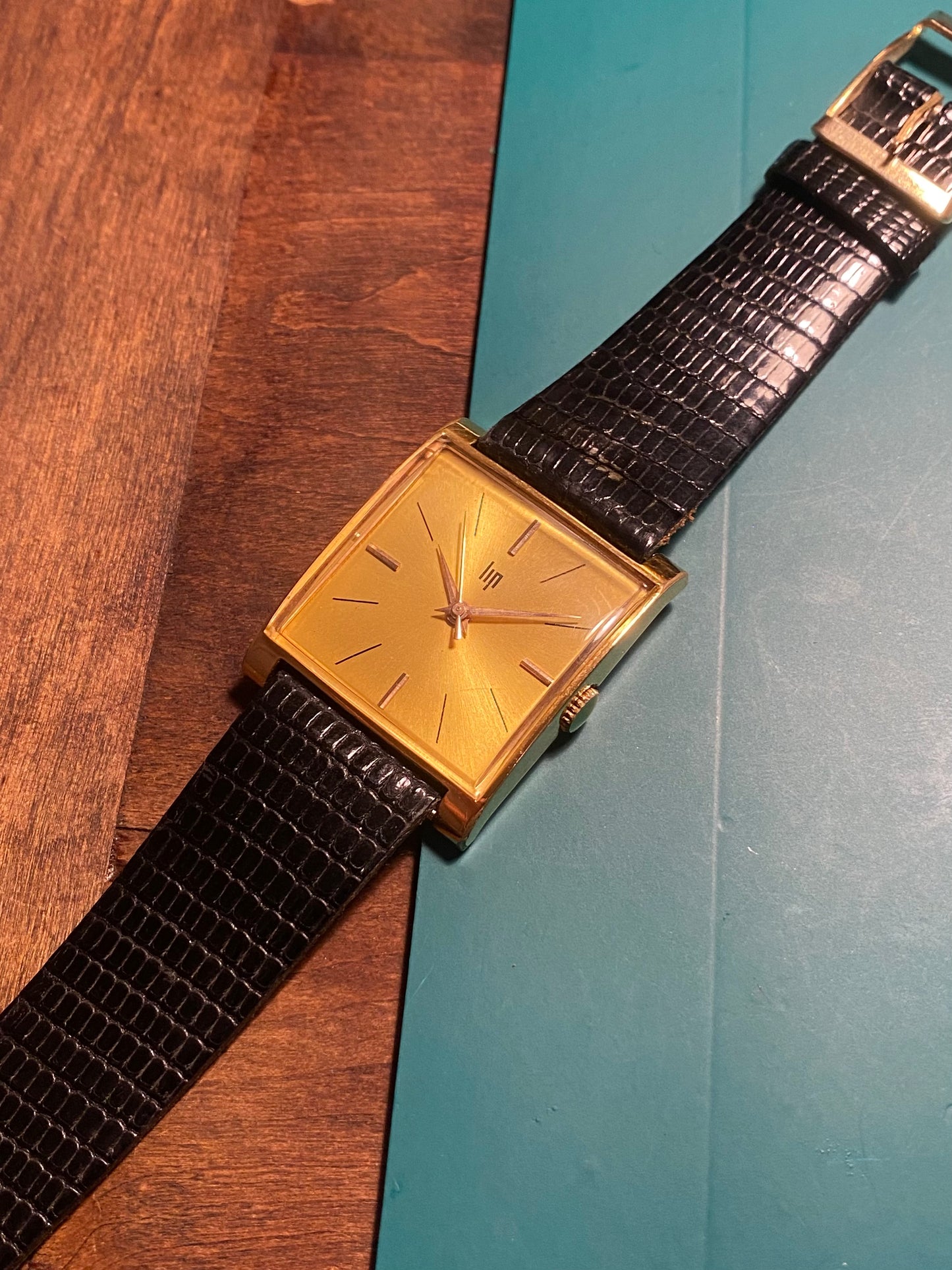 LIP Montre Vintage Carré mécanique 1960