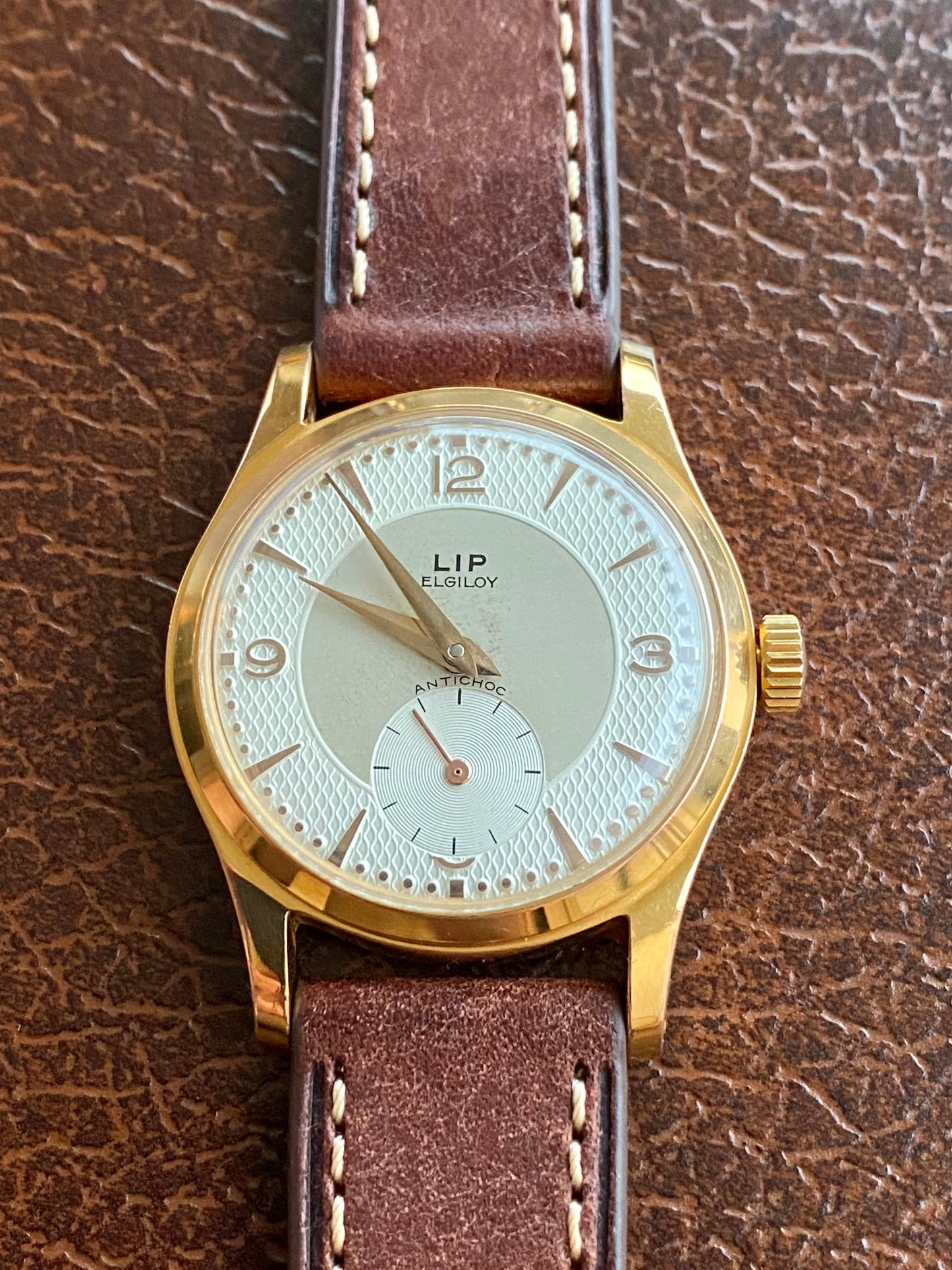 LIP Elgiloy PareChoc Cadran Guilloché "Nid d’Abeille" Plaqué Or Montre Vintage Mécanique France R25 1960