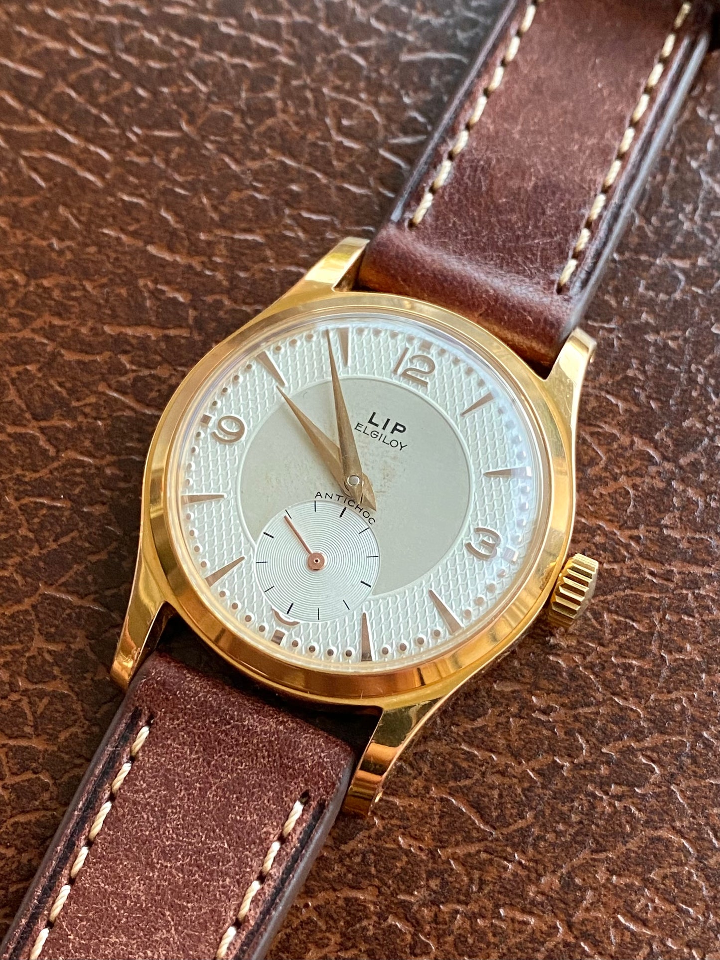 LIP Elgiloy PareChoc Cadran Guilloché "Nid d’Abeille" Plaqué Or Montre Vintage Mécanique France R25 1960