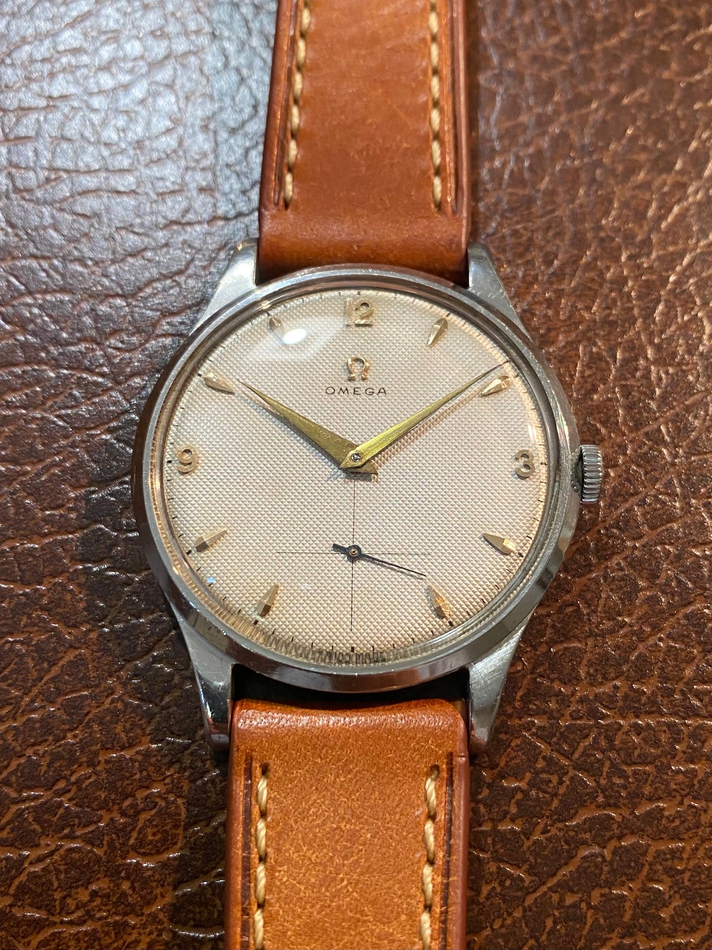 Omega Jumbo 37,8mm Cadran Nid d’Abeille "Honey Comb" Montre Vintage Mécanique Cal.265 Réf.2609-7 - 1951