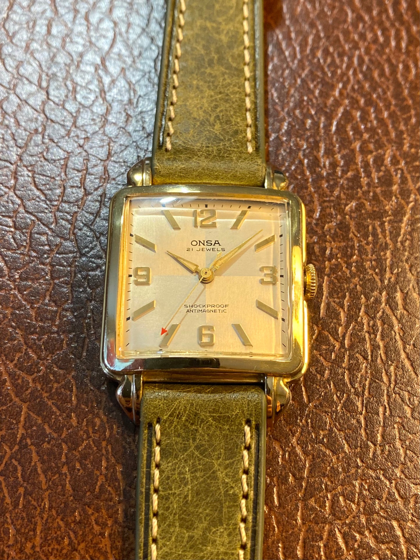 Onsa Swiss 21 Jewels Montre Vintage Carré Mécanique Plaqué Or 1960
