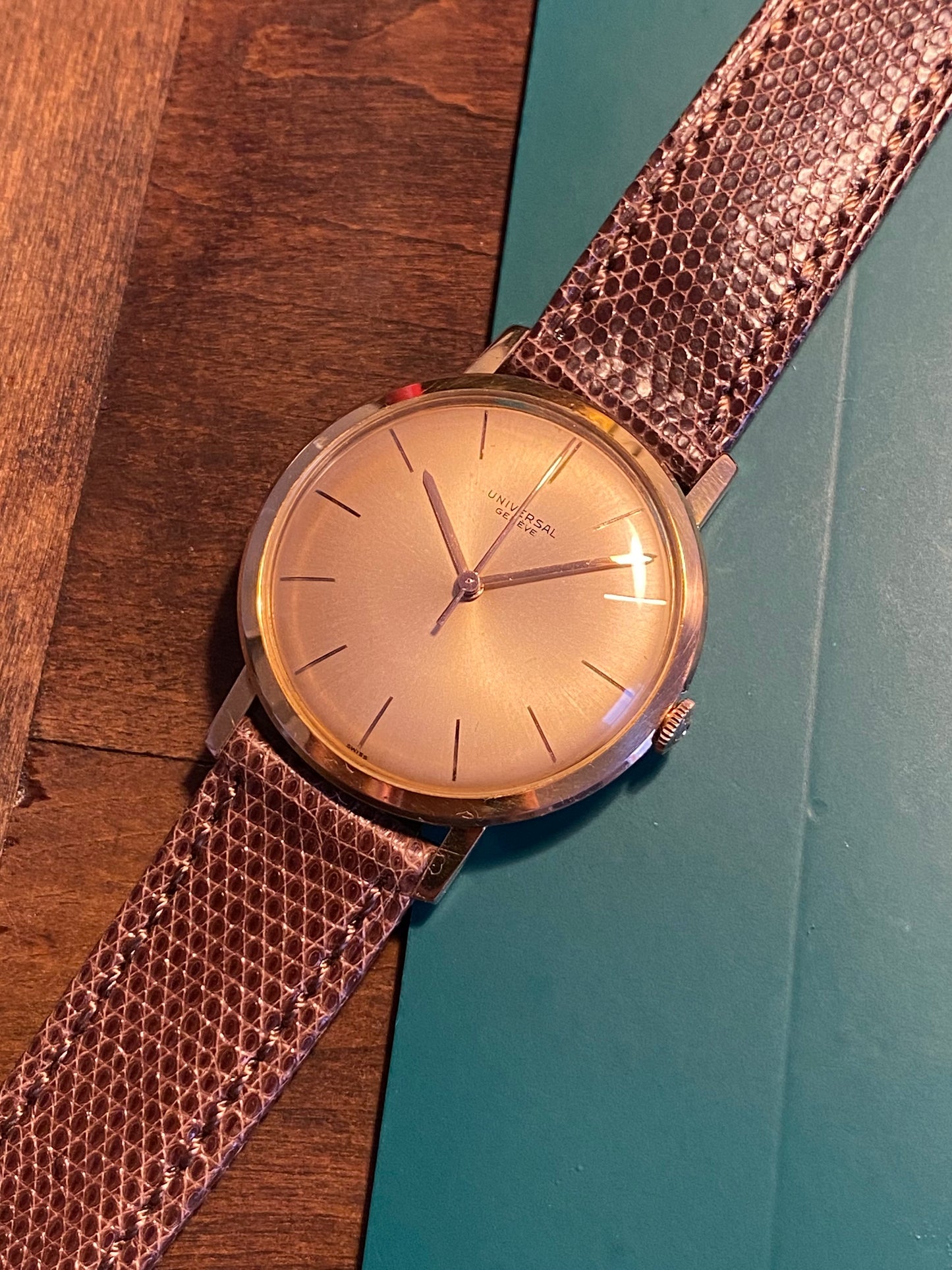 Universal Genève Montre Vintage Mécanique Plaqué Or Cal.1105 1960