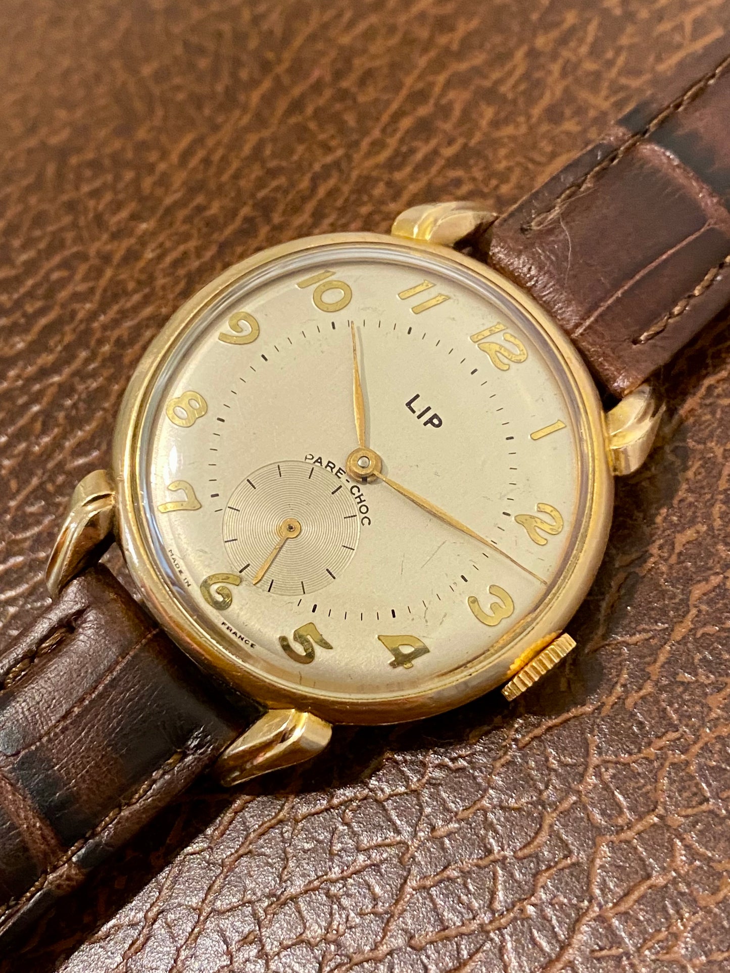LIP R25 Plaqué Or « Cornes de Vache » Montre Vintage mécanique 1950