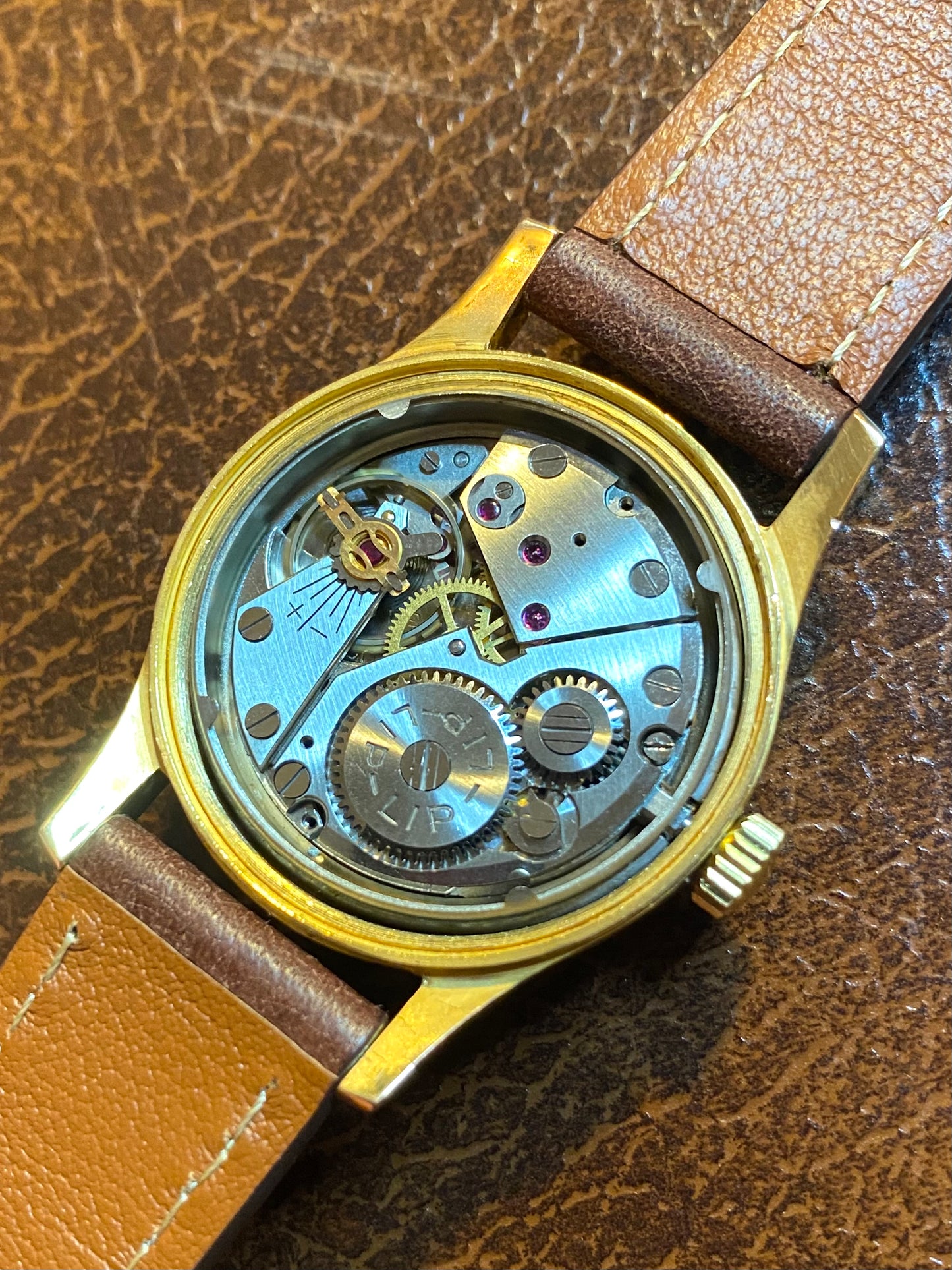 LIP Elgiloy PareChoc Cadran Guilloché "Nid d’Abeille" Plaqué Or Montre Vintage Mécanique France R25 1960
