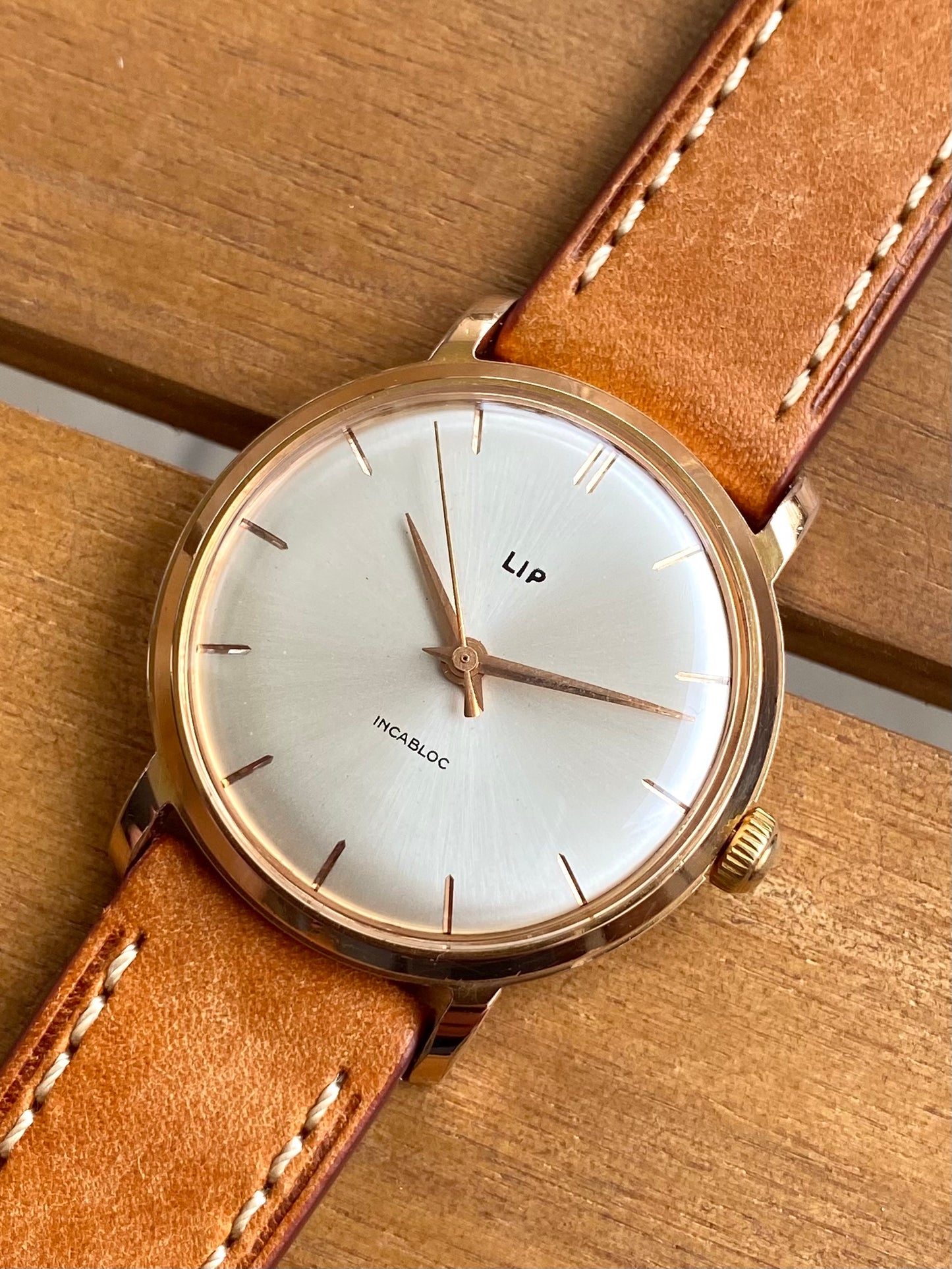 LIP R23 Montre Vintage Française Mécanique Plaqué Or 1960