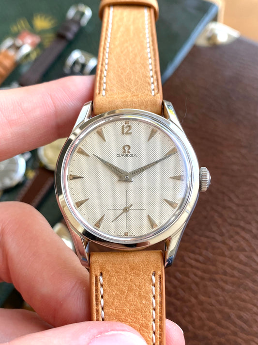 Omega 2639-13 Cadran Guilloché Nid D’abeille Montre Vintage Mécanique Cal. 266 Acier 1953