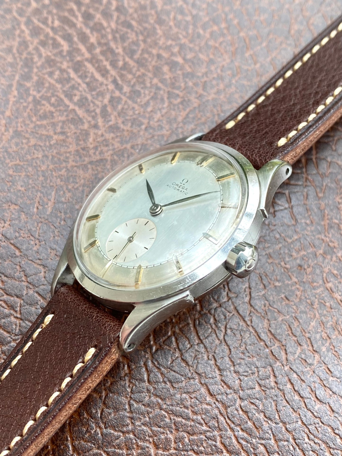 Omega Bumper Automatic 2374/5 Cal. 30.10 Montre Vintage Mécanique 1944