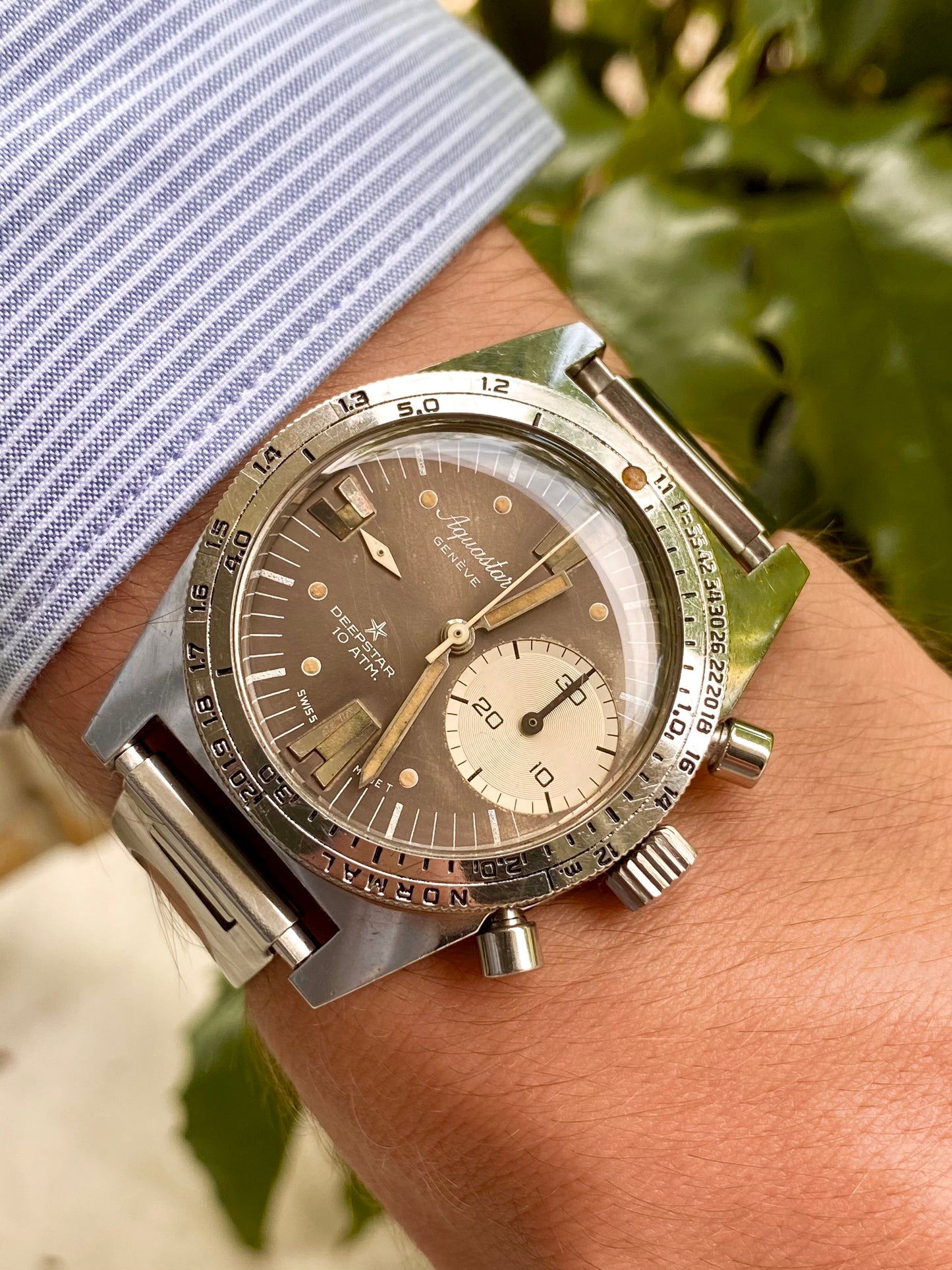 Aquastar Deepstar 10ATM Genève - Montre Vintage Chronographe Valjoux 23 Diver Big Eye - 1960