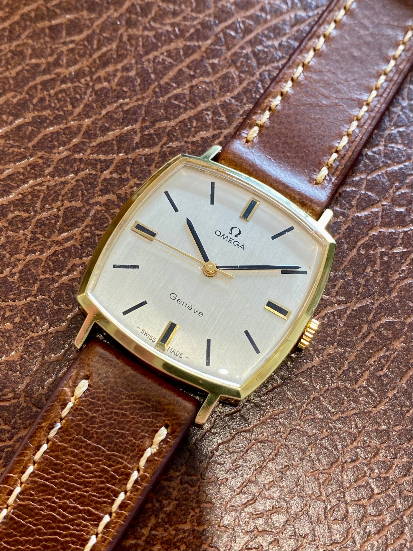 Omega Genève Carré Cal.601 Montre Vintage Mécanique Plaqué Or 1969