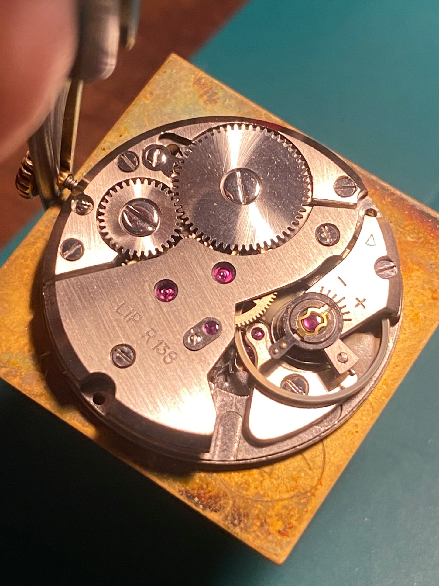 LIP Montre Vintage Carré mécanique 1960