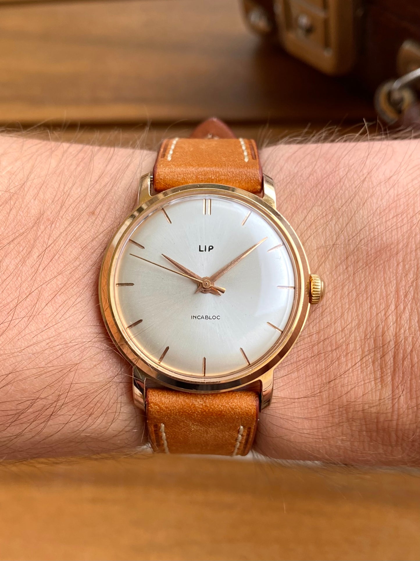 LIP R23 Montre Vintage Française Mécanique Plaqué Or 1960