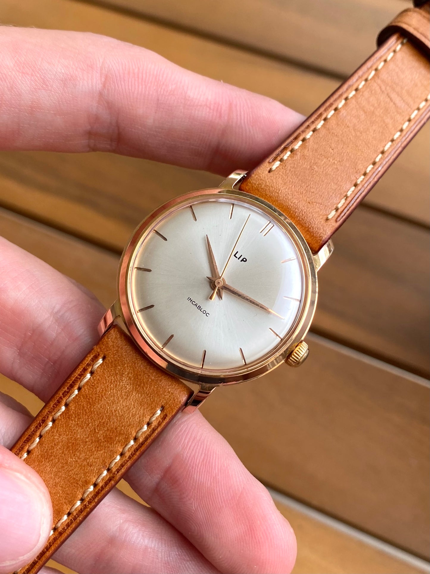 LIP R23 Montre Vintage Française Mécanique Plaqué Or 1960