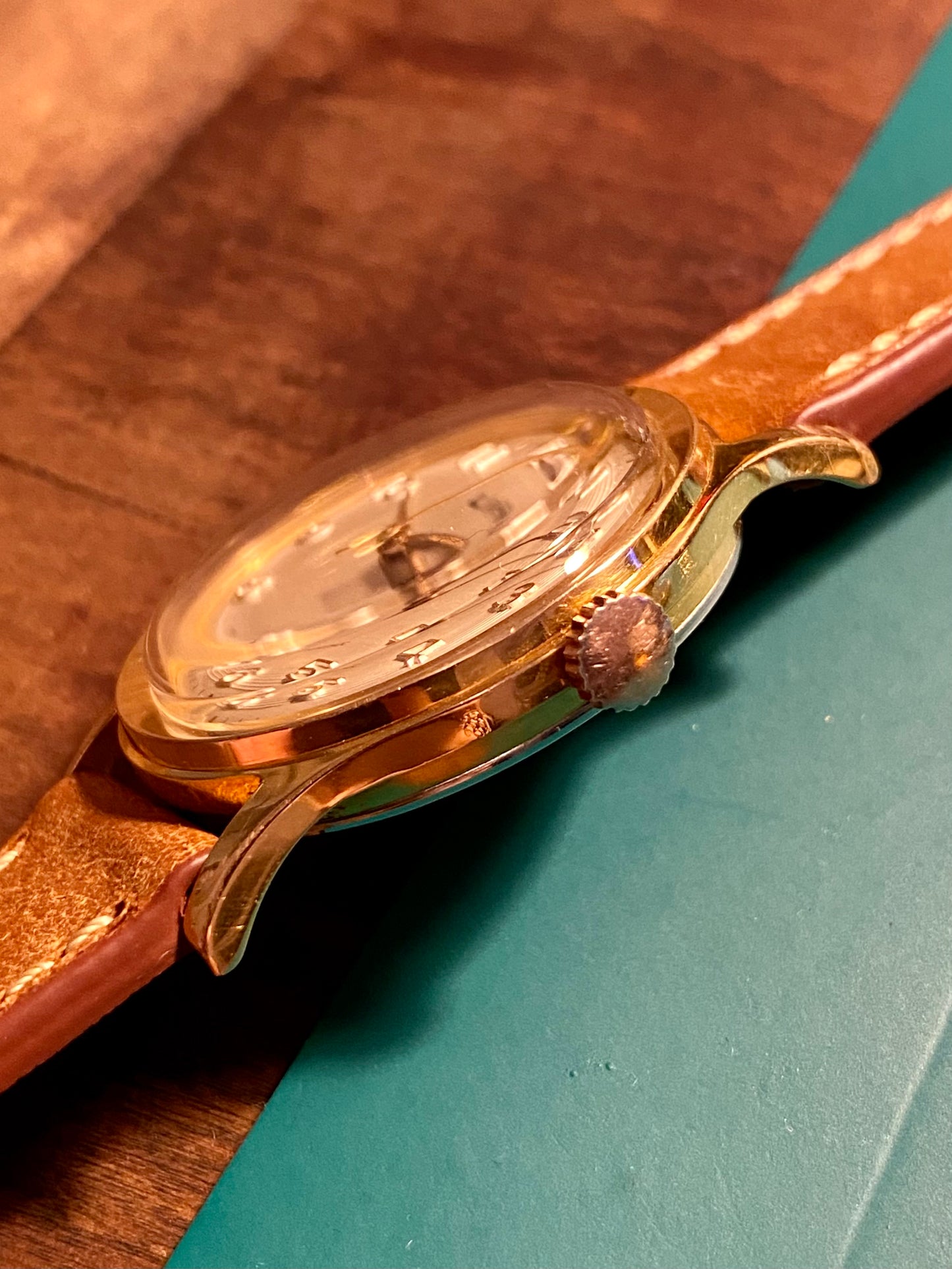LIP R25 PareChoc Plaqué Or Montre Vintage Mécanique 1950
