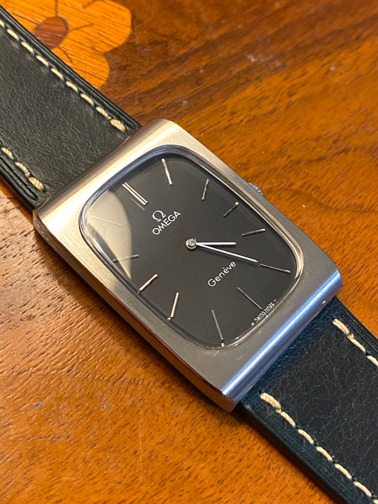 Omega Genève Montre Vintage Mécanique Rectangle cal.625 Oversize 1973