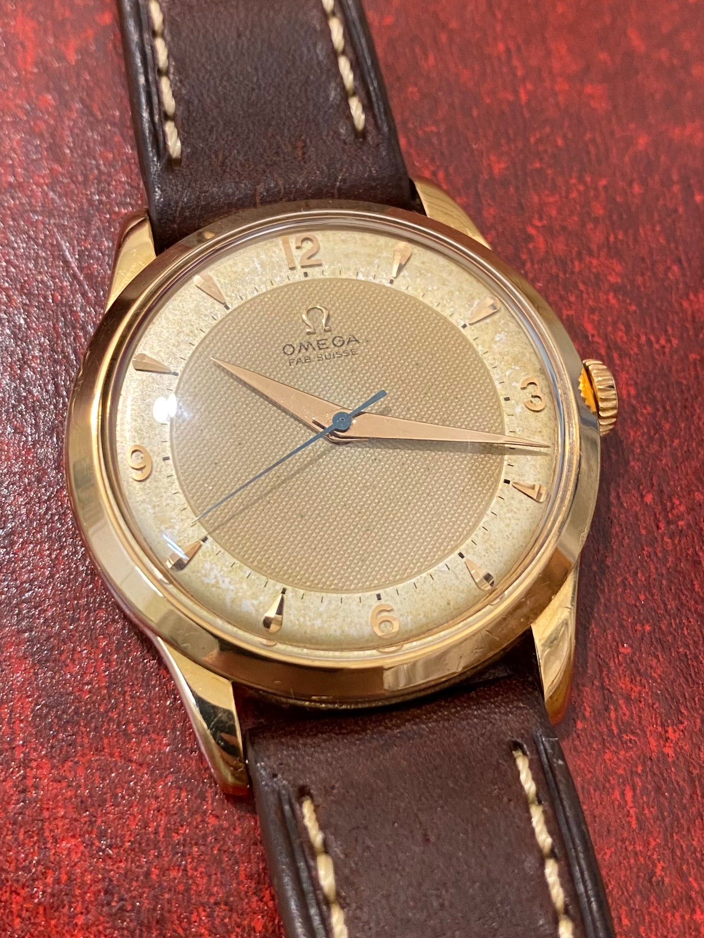 Omega Fab Suisse Or Rose 18K - Montre Vintage Mécanique "Nid D’abeille" 1952