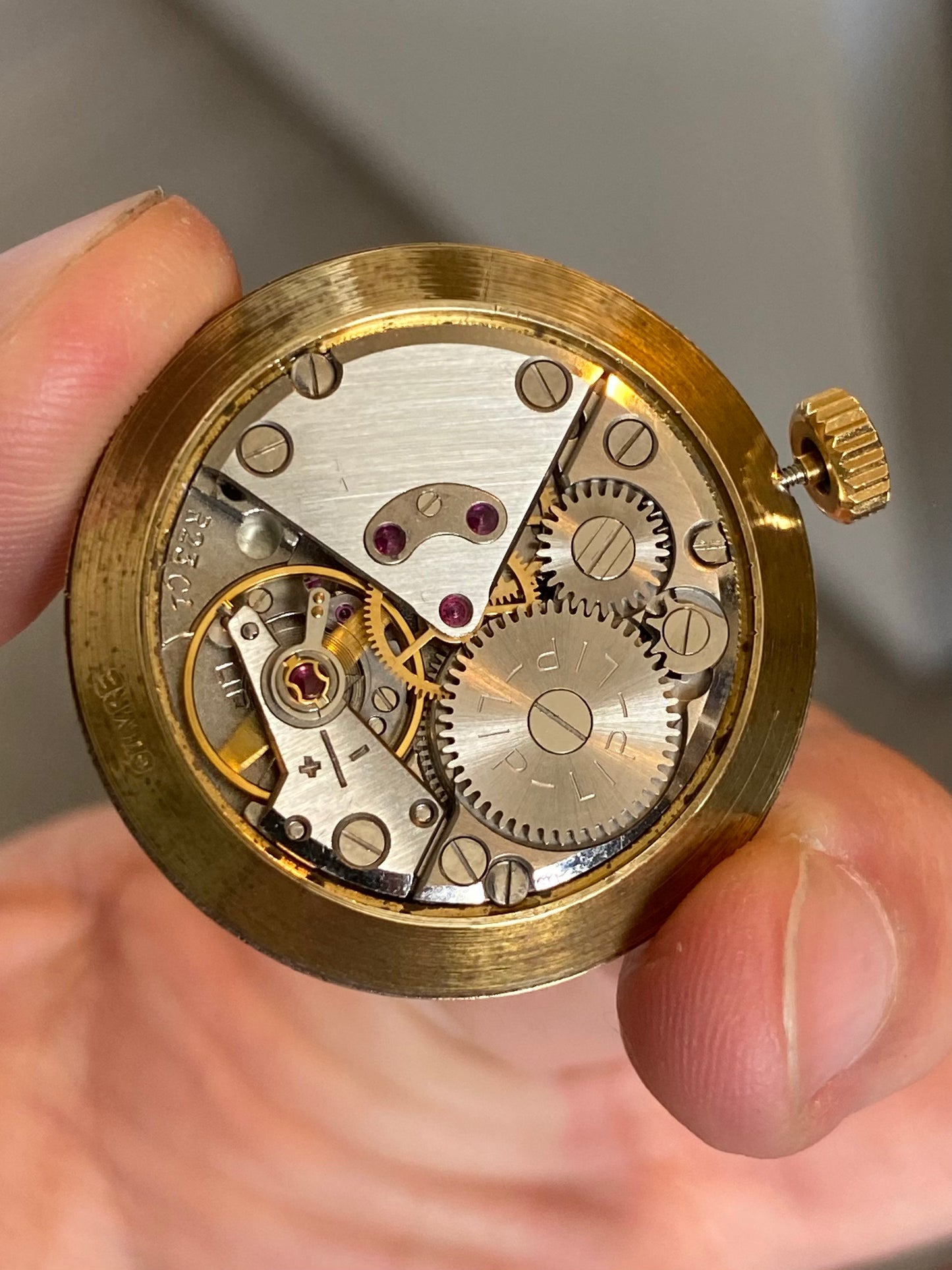 LIP OR 18K Montre Vintage Mécanique R23 1960