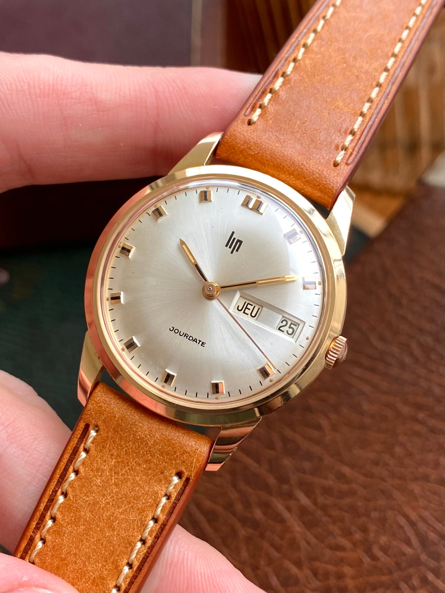 LIP France Jour-Date Plaqué Or R556 - Montre Vintage Mécanique 1960