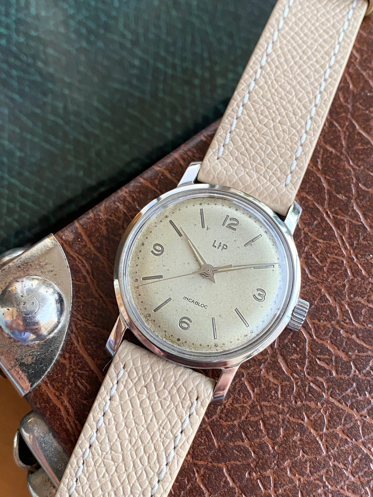 LIP France R23 Ivoire - Montre Vintage Mécanique Patinée Acier - 1960