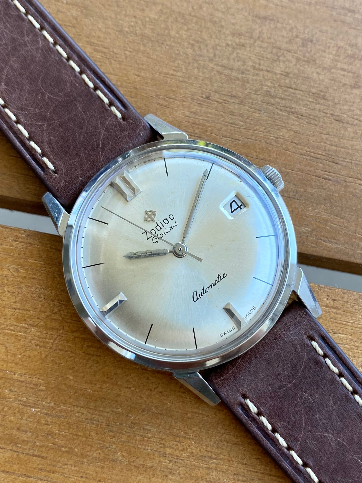Zodiac Glorious Automatic Date - Montre Vintage Suisse Mécanique Cal.70-72 - 1960