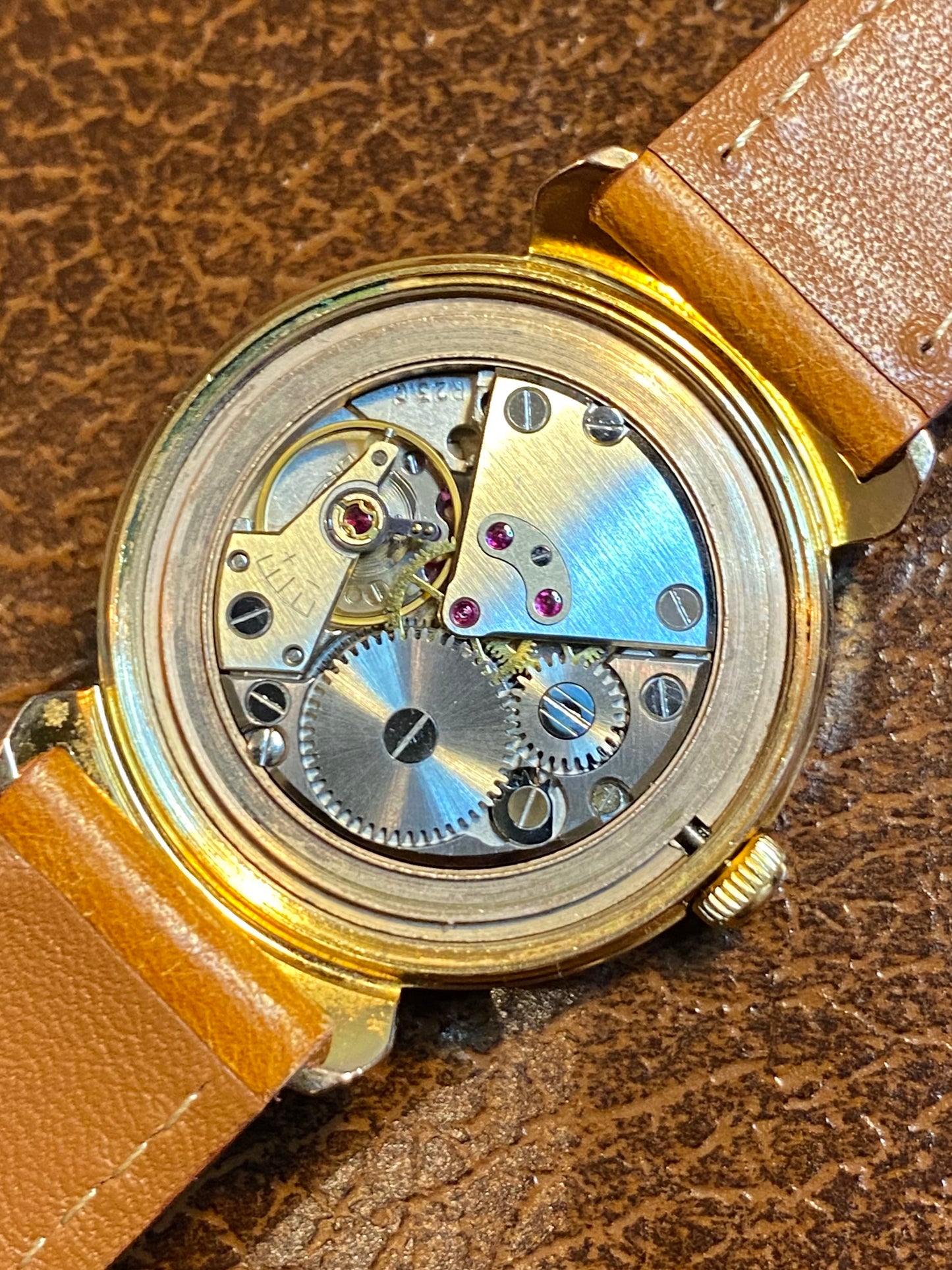 LIP Dato Bull-Horn R23c France - Montre Vintage Mécanique Plaqué Or 1960