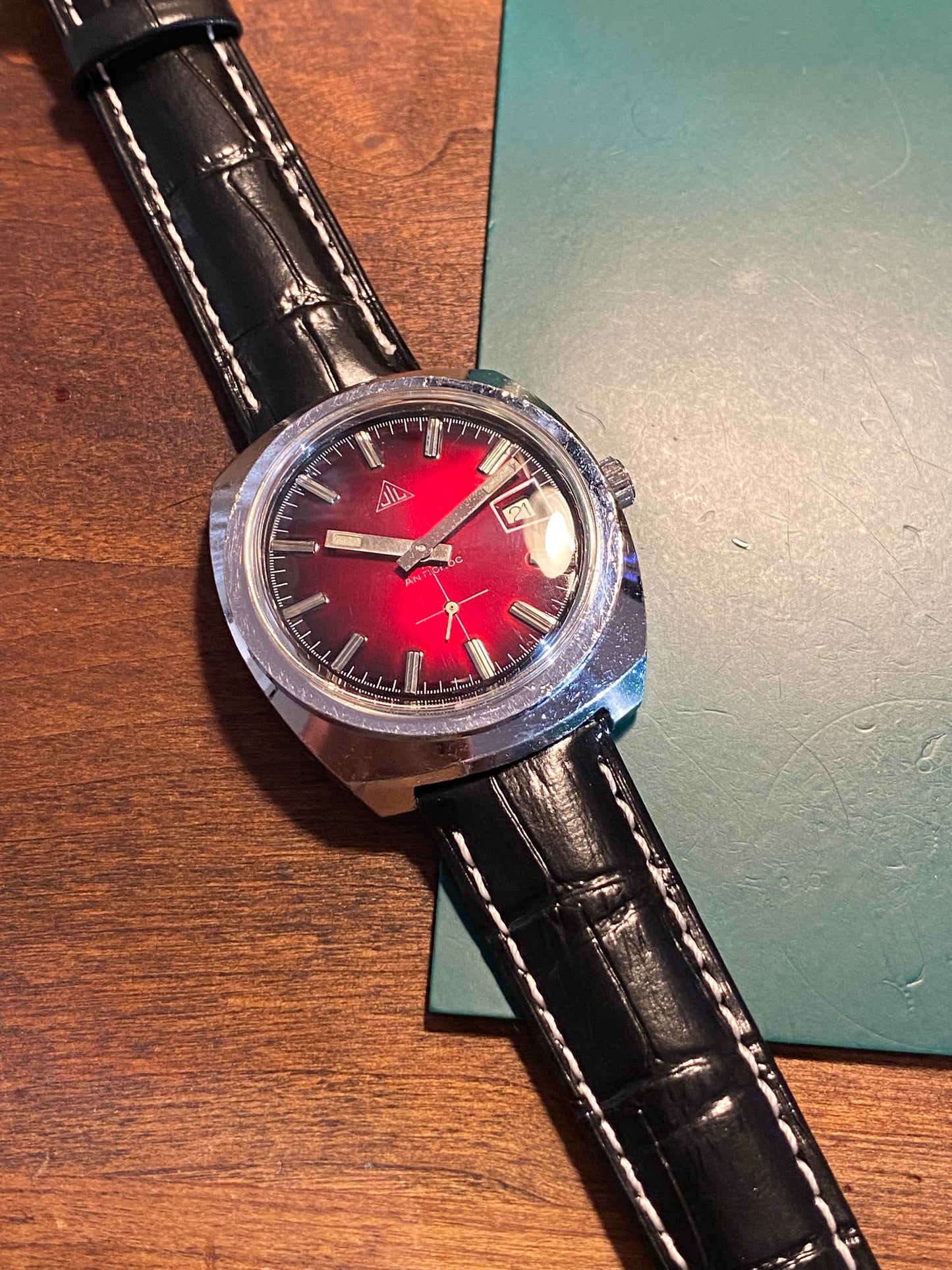 JIL Montre Vintage Mécanique Cadran Rouge 1970