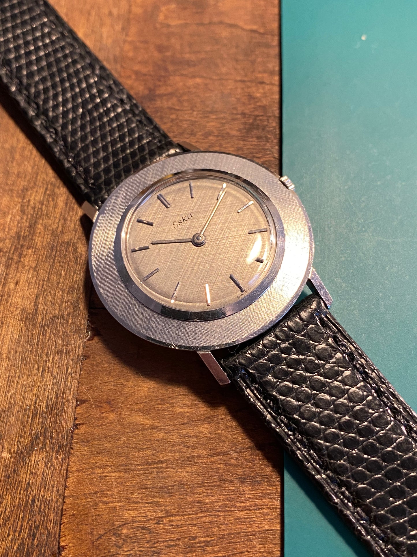 Eska Disco Volante "Soucoupe" Montre Vintage Mécanique Suisse 1960