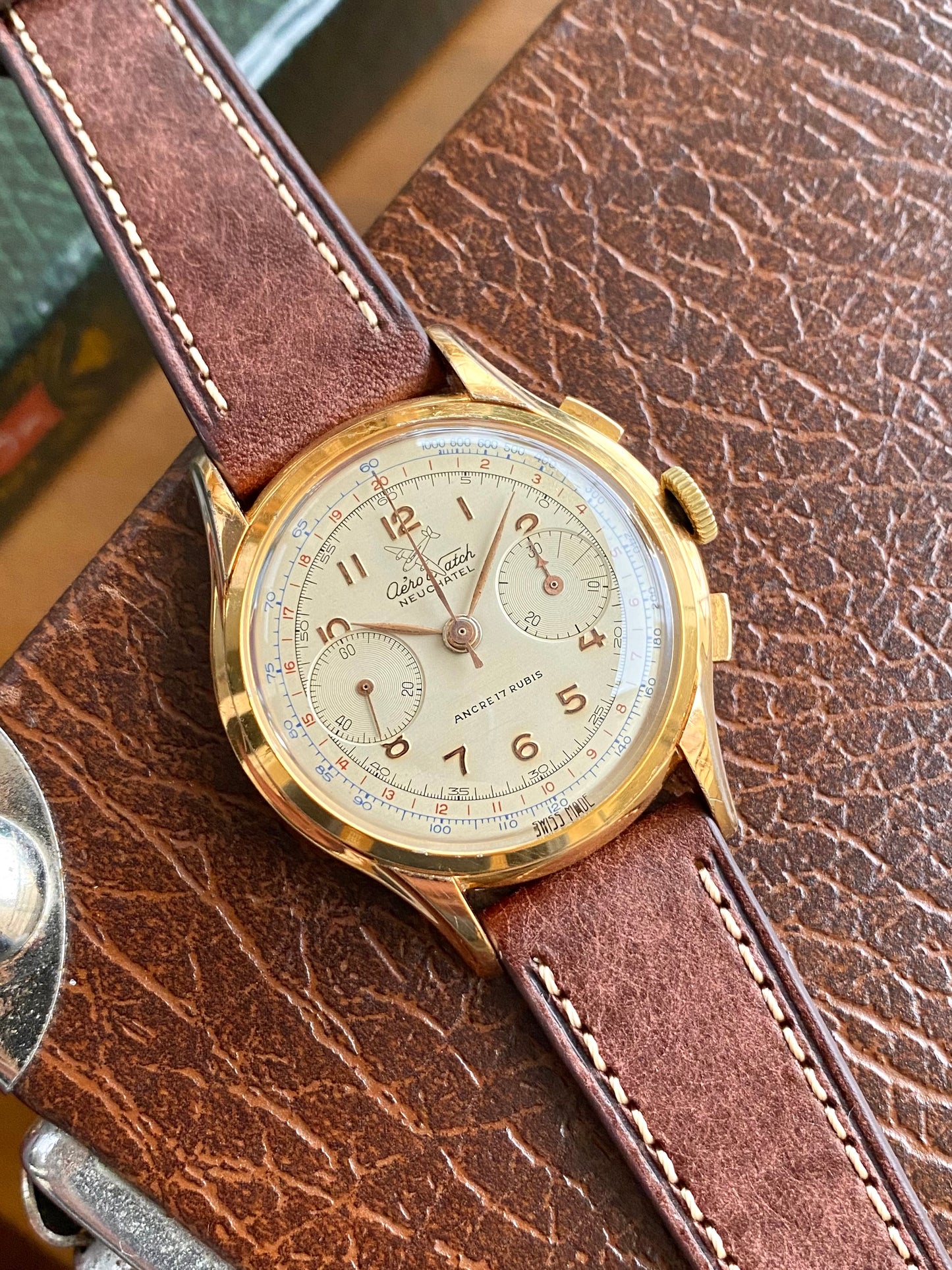 AéroWatch Montre Vintage Chronographe Suisse Plaqué Or - Mecanique Landeron 48 - 1950