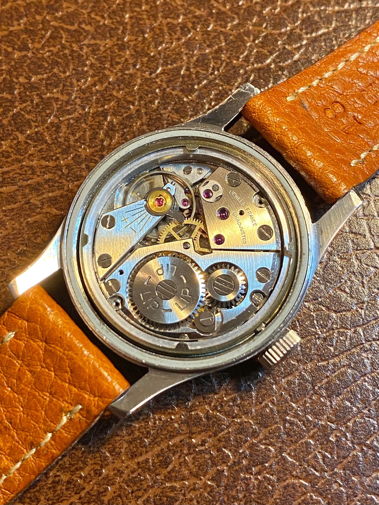 LIP Elgiloy PareChoc R25 Cadran Guilloché "Nid d’Abeille" Montre Vintage Mécanique France 1950