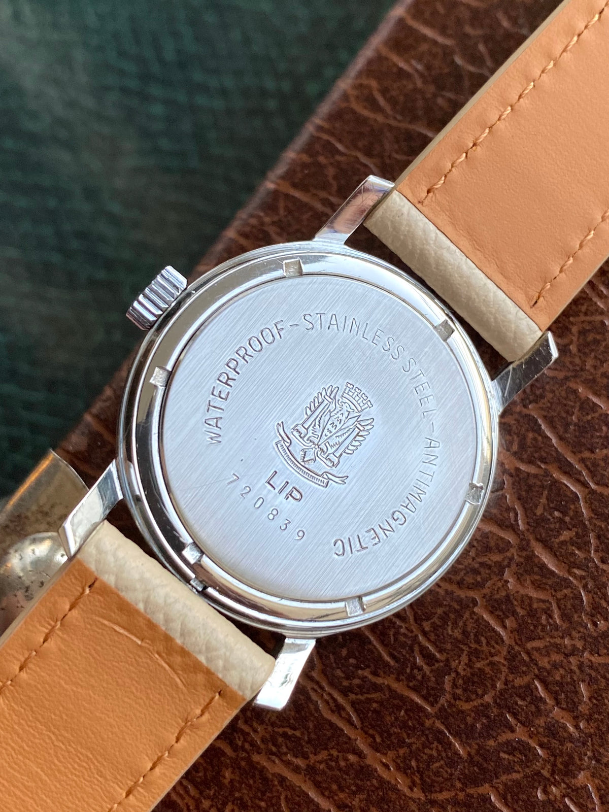 LIP France R23 Ivoire - Montre Vintage Mécanique Patinée Acier - 1960