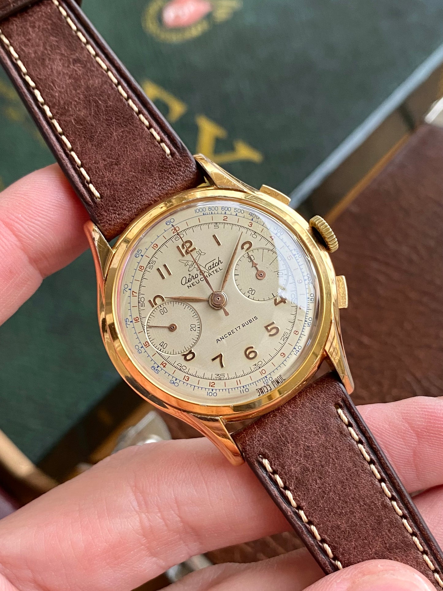 AéroWatch Montre Vintage Chronographe Suisse Plaqué Or - Mecanique Landeron 48 - 1950