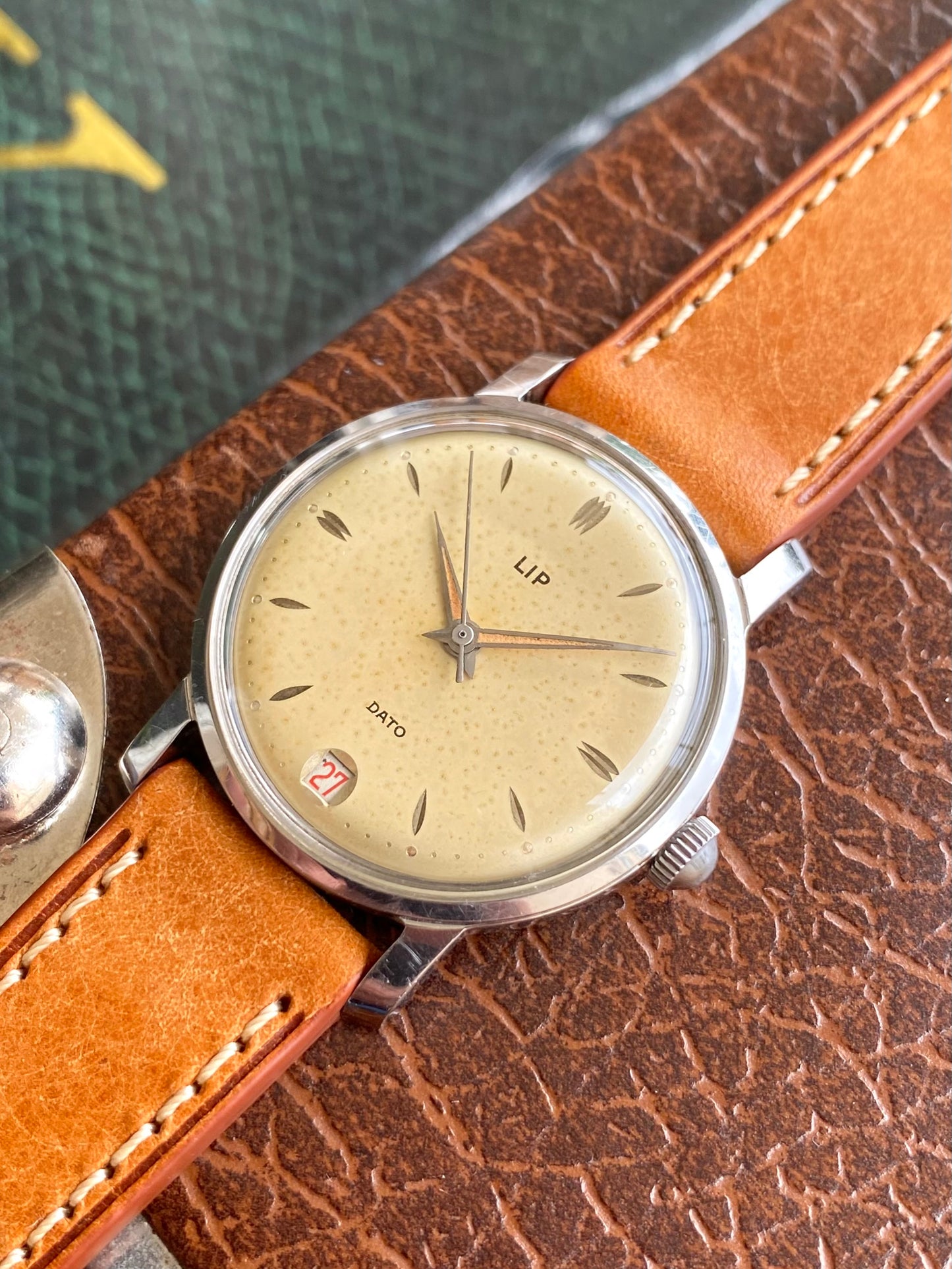 LIP Dato R23 - Montre Vintage France - Mécanique Acier Patinée 1960