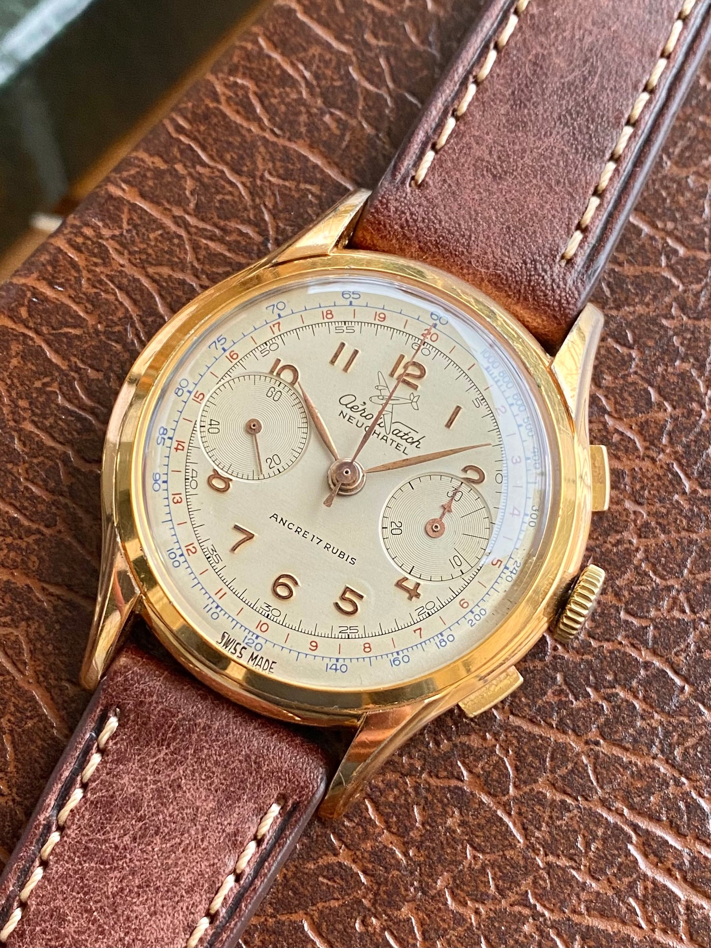 AéroWatch Montre Vintage Chronographe Suisse Plaqué Or - Mecanique Landeron 48 - 1950